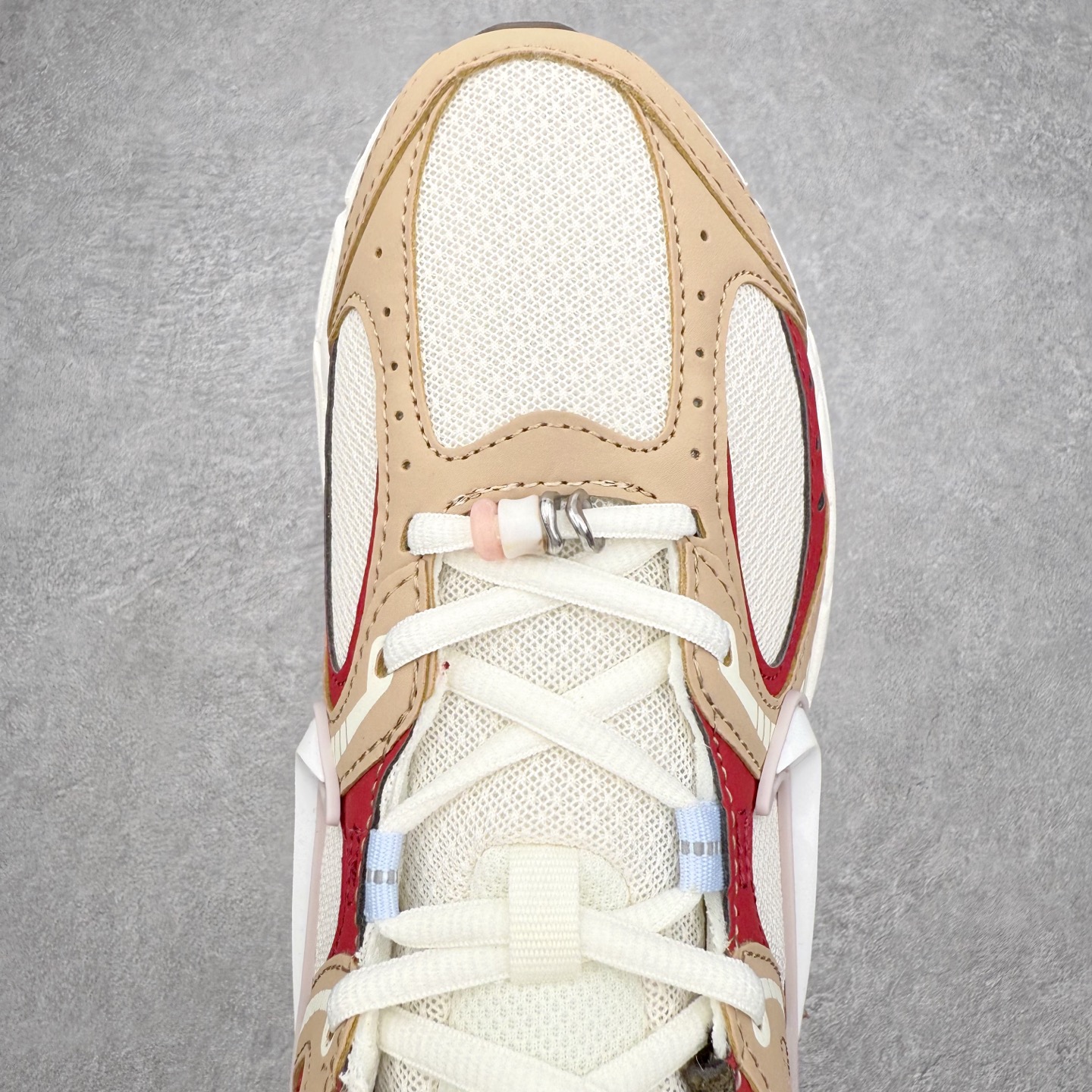 图片[4]-NK V5 RNR 舒适百搭防滑耐磨低帮跑步鞋 IQ1151-001 舒适有型适合日常穿着 该鞋款延续千禧年经典设计搭载泡绵中底 厚实而轻盈匠心细节巧搭立体耐克勾标志焕新演绎复古跑鞋 鞋款从千禧年美学汲取灵感 混搭多种材质突显层次感立体感和传统跑步风范 尺码：36 36.5 37.5 38 38.5 39 40 40.5 41 42 42.5 43 44 44.5 45-选品中心