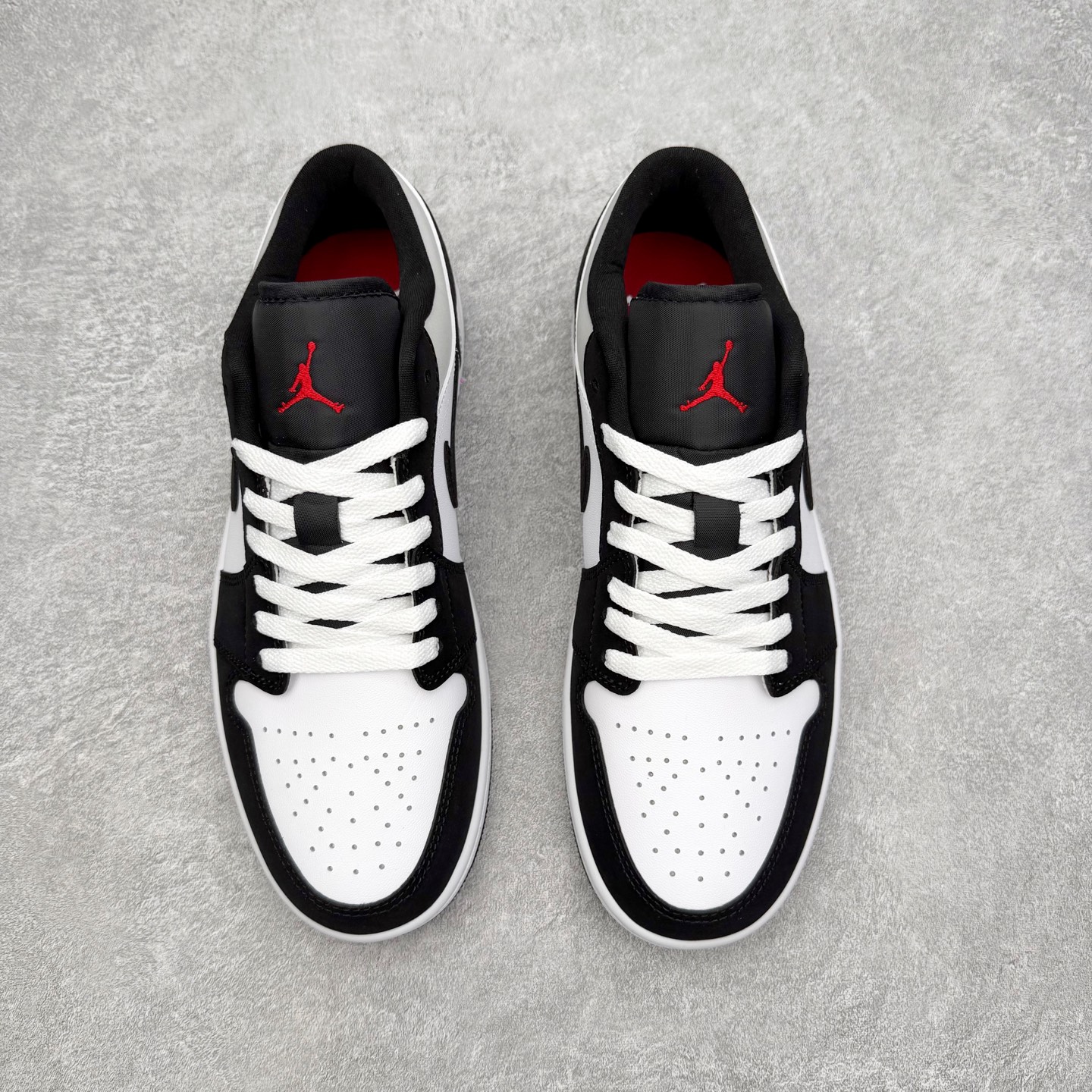 图片[2]-＃小DT Air Jordan AJ1 Low 低帮系列 全新流水线出品 超强性价比 DT版本平替选择 市场第二梯队 全部原鞋开发 原楦原纸板开发 全鞋电脑针车 原厂内置全掌气垫 原盒内在原标 唯一Zp原版鞋带绑法 免检产品 全新2022版型 全头层皮料 完美零毛边处理 原厂配置全掌气垫 价格定位良心 几十个配色陆续出货 实拍调校N版已经零色差零失真 百分百还原实物色彩所见即所得 不存在货不对板色差等低级问题 选购参考实物拍摄 不混卖不参货 只用心做好货严格选品 承诺混一赔十 尺码：36 36.5 37.5 38 38.5 39 40 40.5 41 42 42.5 43 44 44.5 45 46-选品中心