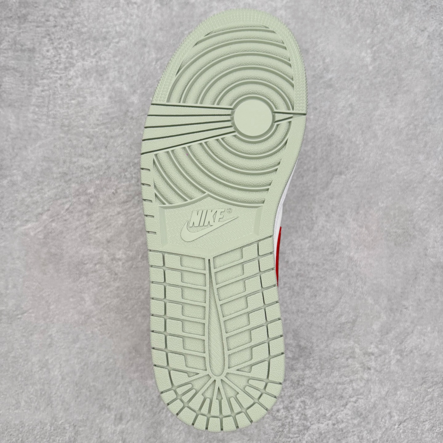 图片[9]-＃小DT Air Jordan AJ1 Low 低帮系列 全新流水线出品 超强性价比 DT版本平替选择 市场第二梯队 全部原鞋开发 原楦原纸板开发 全鞋电脑针车 原厂内置全掌气垫 原盒内在原标 唯一Zp原版鞋带绑法 免检产品 全新2022版型 全头层皮料 完美零毛边处理 原厂配置全掌气垫 价格定位良心 几十个配色陆续出货 实拍调校N版已经零色差零失真 百分百还原实物色彩所见即所得 不存在货不对板色差等低级问题 选购参考实物拍摄 不混卖不参货 只用心做好货严格选品 承诺混一赔十 尺码：36 36.5 37.5 38 38.5 39 40 40.5 41 42 42.5 43 44 44.5 45 46-选品中心