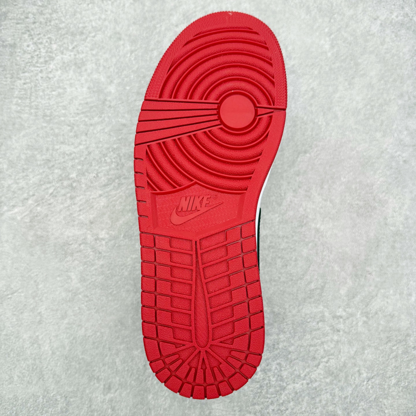 图片[9]-＃小DT Air Jordan AJ1 Low 低帮系列 全新流水线出品 超强性价比 DT版本平替选择 市场第二梯队 全部原鞋开发 原楦原纸板开发 全鞋电脑针车 原厂内置全掌气垫 原盒内在原标 唯一Zp原版鞋带绑法 免检产品 全新2022版型 全头层皮料 完美零毛边处理 原厂配置全掌气垫 价格定位良心 几十个配色陆续出货 实拍调校N版已经零色差零失真 百分百还原实物色彩所见即所得 不存在货不对板色差等低级问题 选购参考实物拍摄 不混卖不参货 只用心做好货严格选品 承诺混一赔十 尺码：36 36.5 37.5 38 38.5 39 40 40.5 41 42 42.5 43 44 44.5 45 46-选品中心