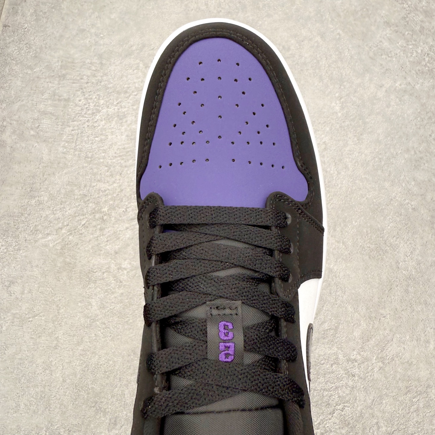 图片[4]-＃小DT Air Jordan AJ1 Low 低帮系列 全新流水线出品 超强性价比 DT版本平替选择 市场第二梯队 全部原鞋开发 原楦原纸板开发 全鞋电脑针车 原厂内置全掌气垫 原盒内在原标 唯一Zp原版鞋带绑法 免检产品 全新2022版型 全头层皮料 完美零毛边处理 原厂配置全掌气垫 价格定位良心 几十个配色陆续出货 实拍调校N版已经零色差零失真 百分百还原实物色彩所见即所得 不存在货不对板色差等低级问题 选购参考实物拍摄 不混卖不参货 只用心做好货严格选品 承诺混一赔十 尺码：36 36.5 37.5 38 38.5 39 40 40.5 41 42 42.5 43 44 44.5 45 46-选品中心