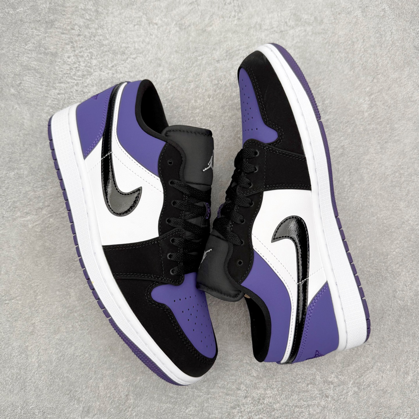 图片[3]-＃小DT Air Jordan AJ1 Low 低帮系列 全新流水线出品 超强性价比 DT版本平替选择 市场第二梯队 全部原鞋开发 原楦原纸板开发 全鞋电脑针车 原厂内置全掌气垫 原盒内在原标 唯一Zp原版鞋带绑法 免检产品 全新2022版型 全头层皮料 完美零毛边处理 原厂配置全掌气垫 价格定位良心 几十个配色陆续出货 实拍调校N版已经零色差零失真 百分百还原实物色彩所见即所得 不存在货不对板色差等低级问题 选购参考实物拍摄 不混卖不参货 只用心做好货严格选品 承诺混一赔十 尺码：36 36.5 37.5 38 38.5 39 40 40.5 41 42 42.5 43 44 44.5 45 46-选品中心