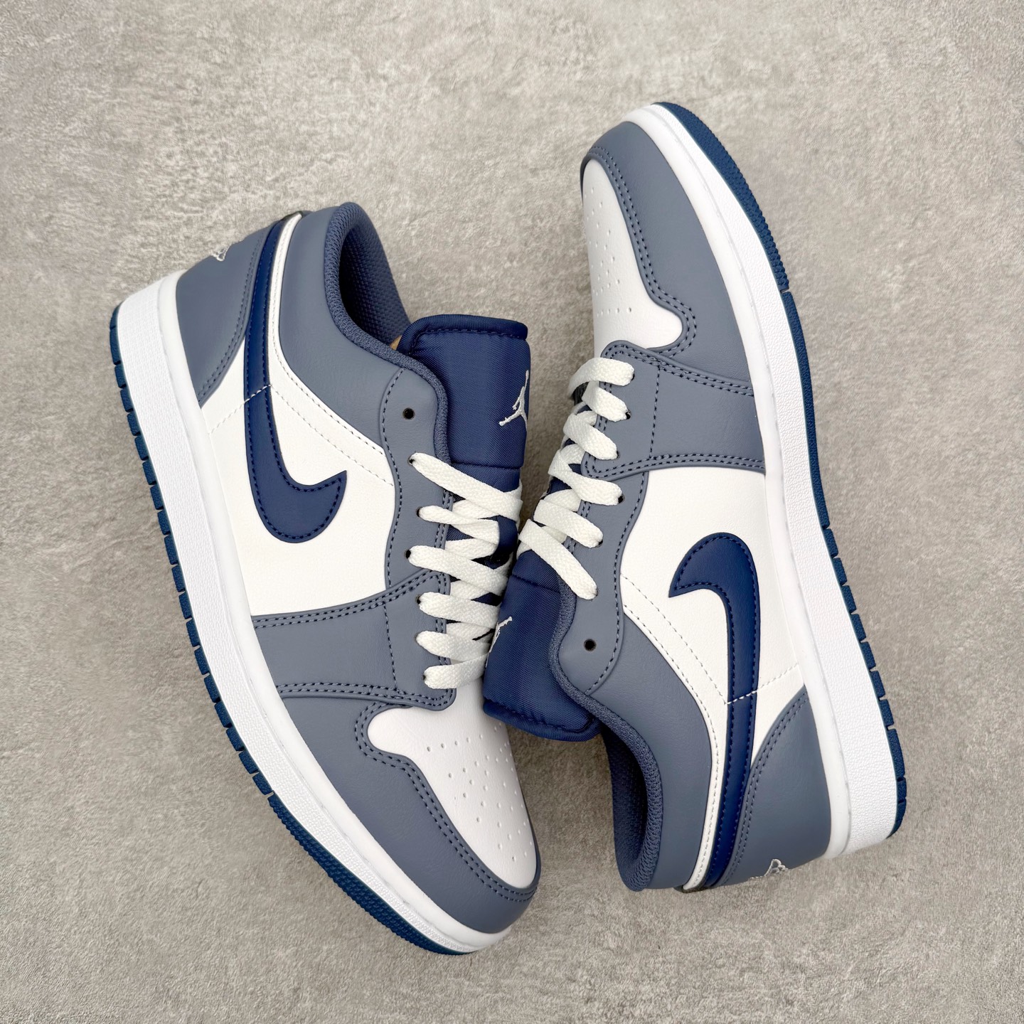 图片[3]-＃小DT Air Jordan AJ1 Low 低帮系列 全新流水线出品 超强性价比 DT版本平替选择 市场第二梯队 全部原鞋开发 原楦原纸板开发 全鞋电脑针车 原厂内置全掌气垫 原盒内在原标 唯一Zp原版鞋带绑法 免检产品 全新2022版型 全头层皮料 完美零毛边处理 原厂配置全掌气垫 价格定位良心 几十个配色陆续出货 实拍调校N版已经零色差零失真 百分百还原实物色彩所见即所得 不存在货不对板色差等低级问题 选购参考实物拍摄 不混卖不参货 只用心做好货严格选品 承诺混一赔十 尺码：36 36.5 37.5 38 38.5 39 40 40.5 41 42 42.5 43 44 44.5 45 46-选品中心