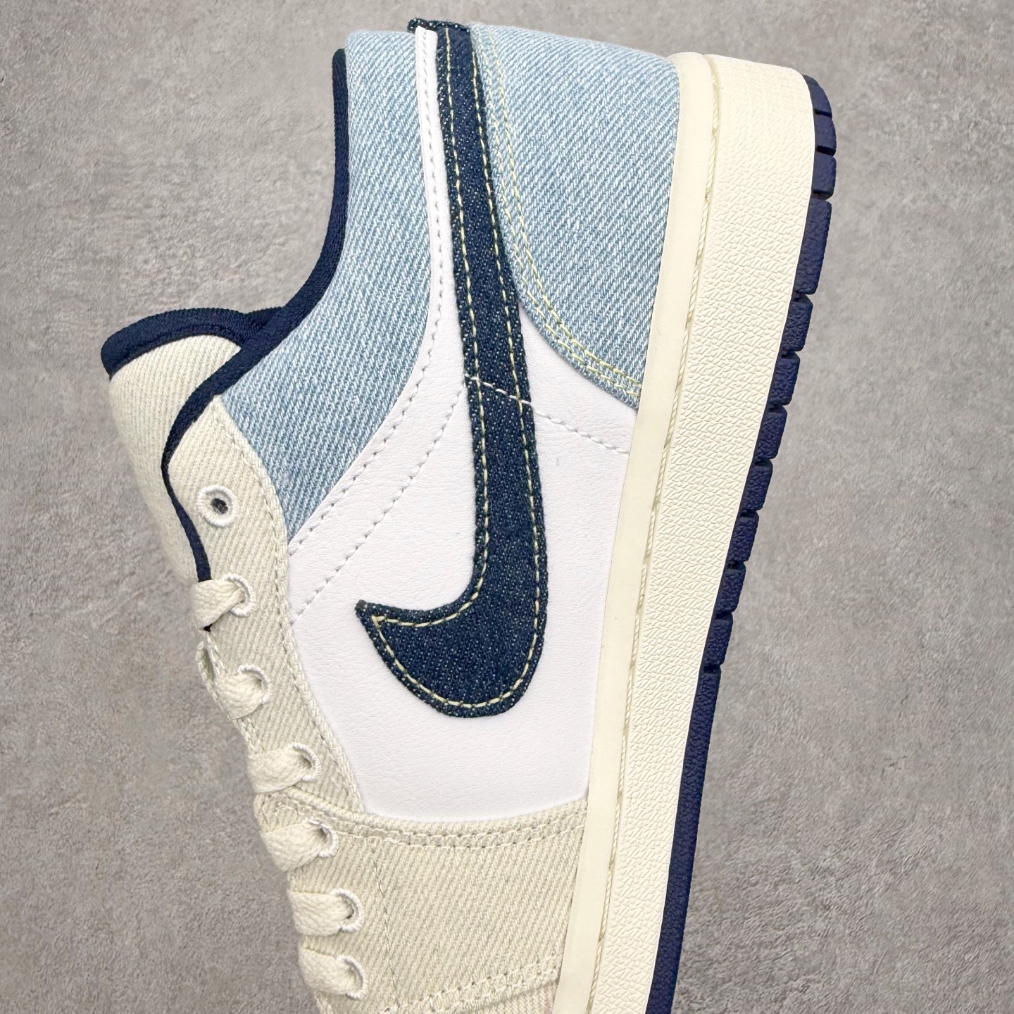 图片[7]-＃小DT Air Jordan AJ1 Low OG 低帮系列 全新流水线出品 超强性价比 DT版本平替选择 市场第二梯队 全部原鞋开发 原楦原纸板开发 全鞋电脑针车 原厂内置全掌气垫 原盒内在原标 唯一Zp原版鞋带绑法 免检产品 全新2022版型 全头层皮料 完美零毛边处理 原厂配置全掌气垫 价格定位良心 几十个配色陆续出货 实拍调校N版已经零色差零失真 百分百还原实物色彩所见即所得 不存在货不对板色差等低级问题 选购参考实物拍摄 不混卖不参货 只用心做好货严格选品 承诺混一赔十 尺码：36 36.5 37.5 38 38.5 39 40 40.5 41 42 42.5 43 44 44.5 45 46-选品中心