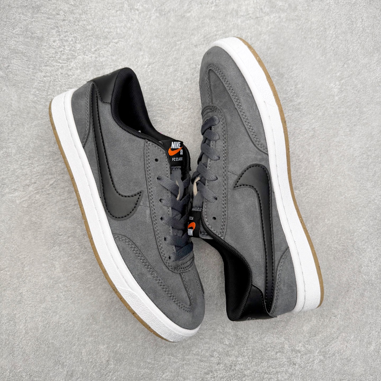 图片[3]-NK SB FC standard 绒面革防滑耐磨低帮板鞋 实拍调校N版已经零色差零失真 百分百还原实物色彩所见即所得 不存在货不对板色差等低级问题 选购参考实物拍摄 不混卖不参货 只用心做好货严格选品 承诺混一赔十 尺码：36 36.5 37.5 38 38.5 39 40 40.5 41 42 42.5 43 44 44.5 45-选品中心