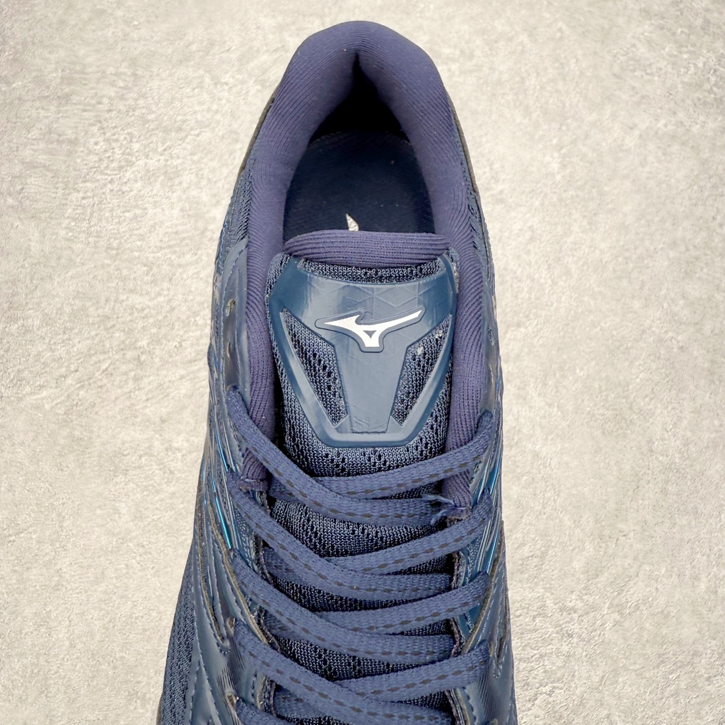 图片[5]-Mizuno Wave Prophecy LS 经典百搭跑步鞋 男女同款 美津浓（Mizuno）是日本美津浓株式会社于1906年创立的运动品牌，经过一个多世纪的不断努力现已成为世界著名的运动器具、服装和鞋类生产商。美津浓力求服务于各类运动项目，并竭力使运动生活更加愉快和振奋。产品种类齐全，覆盖几乎全部主要运动项目，达到30万多个品类。尺码：36 36.5 37.5 38 38.5 39 40 40.5 41 42 42.5 43 44 44.5 45-选品中心