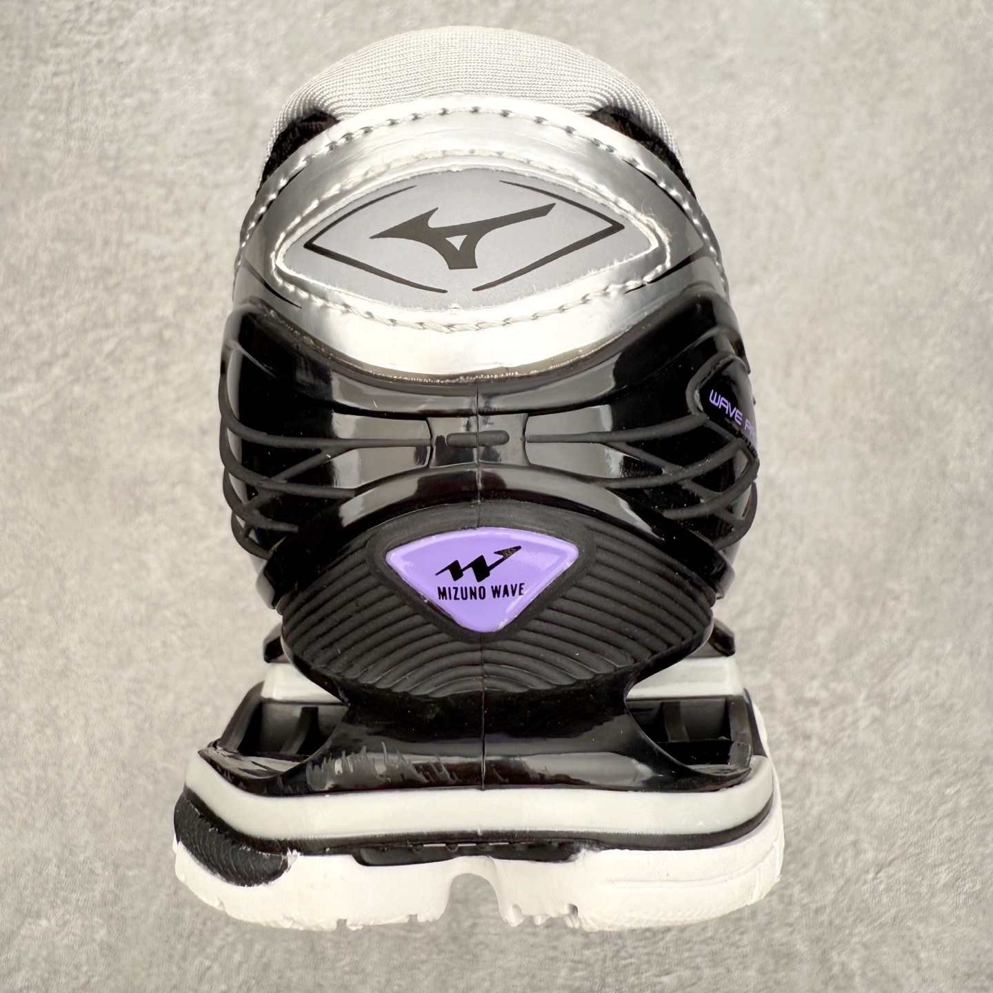 图片[8]-Mizuno Wave Prophecy LS 经典百搭跑步鞋 男女同款 美津浓（Mizuno）是日本美津浓株式会社于1906年创立的运动品牌，经过一个多世纪的不断努力现已成为世界著名的运动器具、服装和鞋类生产商。美津浓力求服务于各类运动项目，并竭力使运动生活更加愉快和振奋。产品种类齐全，覆盖几乎全部主要运动项目，达到30万多个品类。尺码：36 36.5 37.5 38 38.5 39 40 40.5 41 42 42.5 43 44 44.5 45-选品中心