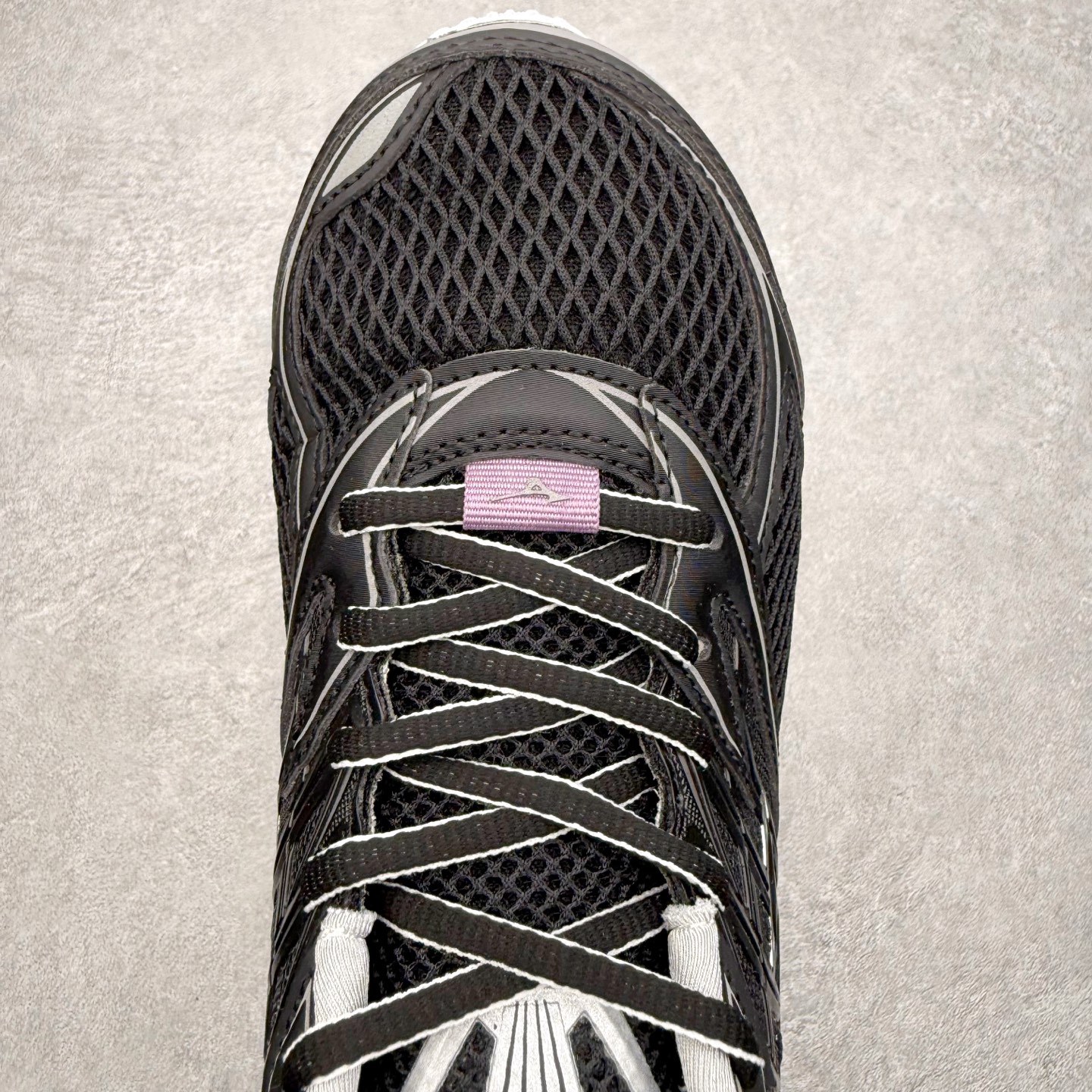 图片[4]-Mizuno Wave Prophecy LS 经典百搭跑步鞋 男女同款 美津浓（Mizuno）是日本美津浓株式会社于1906年创立的运动品牌，经过一个多世纪的不断努力现已成为世界著名的运动器具、服装和鞋类生产商。美津浓力求服务于各类运动项目，并竭力使运动生活更加愉快和振奋。产品种类齐全，覆盖几乎全部主要运动项目，达到30万多个品类。尺码：36 36.5 37.5 38 38.5 39 40 40.5 41 42 42.5 43 44 44.5 45-选品中心