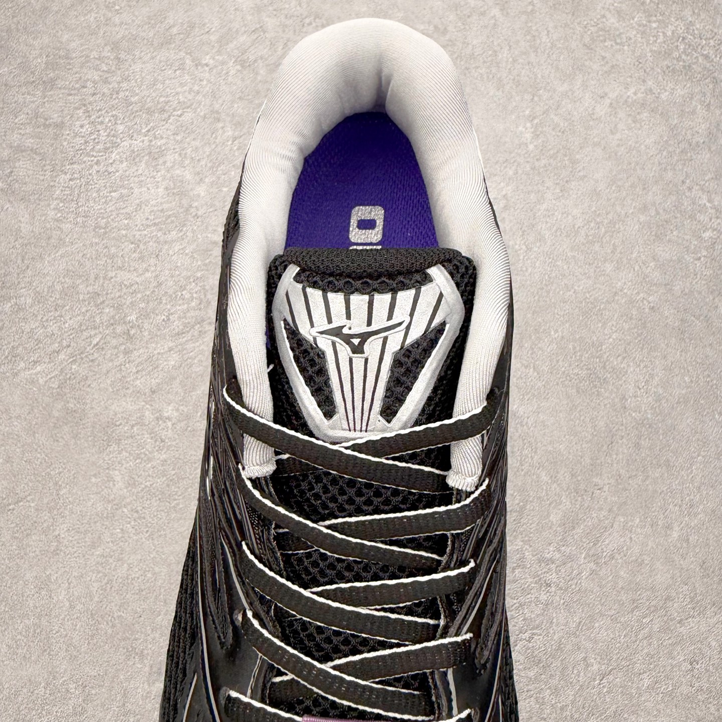 图片[5]-Mizuno Wave Prophecy LS 经典百搭跑步鞋 男女同款 美津浓（Mizuno）是日本美津浓株式会社于1906年创立的运动品牌，经过一个多世纪的不断努力现已成为世界著名的运动器具、服装和鞋类生产商。美津浓力求服务于各类运动项目，并竭力使运动生活更加愉快和振奋。产品种类齐全，覆盖几乎全部主要运动项目，达到30万多个品类。尺码：36 36.5 37.5 38 38.5 39 40 40.5 41 42 42.5 43 44 44.5 45-选品中心