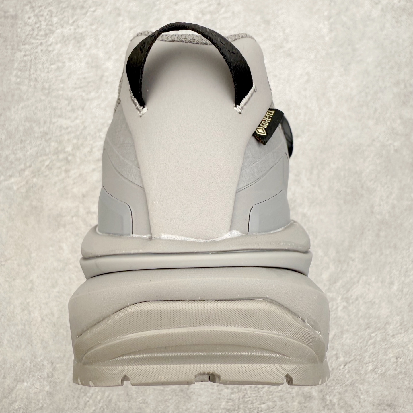 图片[8]-迪桑特DESCENTE SKI STYLE 系列 GORE-TEX 舒适耐磨防水低帮徒步鞋 男女同款 DESCENTE（迪桑特）创立于1935年，品牌名取自法语词汇，意为“滑降”。品牌箭头标识代表滑雪的三种技术“高速直线滑行”、“穿越”和“侧滑”，也寓意品牌在打造高端专业运动产品中不断追求完美的创新精神，致力于成为中国高端专业滑雪、综训、女子、铁人三项、高尔夫的第一品牌。实拍调校N版已经零色差零失真 百分百还原实物色彩所见即所得 不存在货不对板色差等低级问题 选购参考实物拍摄 不混卖不参货 只用心做好货严格选品 承诺混一赔十 尺码：36 36.5 37.5 38 38.5 39 40 40.5 41 42 42.5 43 44 44.5 45-选品中心