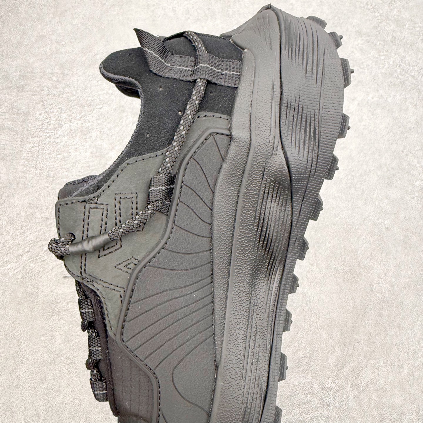 图片[7]-KOLON SPORT LIT CAMP 可隆织物舒适户外 低帮徒步鞋 男女同款 KOLON SPORT 可隆1973年诞生，并首次推出登山装备。自创立起，KOLON SPORT就把绿色定为基本色调，以常青树为品牌标志，坚持以关爱自然为己任，积极探求自然界的舒适，并以此应用于新产品的开发与研究。40多年来，历经不断革新，成就高端专业户外品牌。实拍调校N版已经零色差零失真 百分百还原实物色彩所见即所得 不存在货不对板色差等低级问题 选购参考实物拍摄 不混卖不参货 只用心做好货严格选品 承诺混一赔十 尺码：36 36.5 37.5 38 38.5 39 40 40.5 41 42 42.5 43 44 44.5 45-选品中心