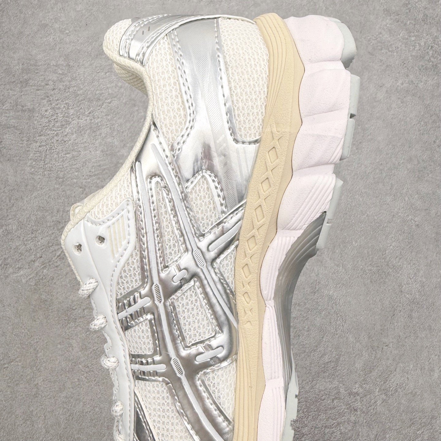 图片[7]-Asics Gel Kayano 12.1 亚瑟士卡亚诺12.1代系列低帮轻量缓震休闲运动跑步鞋 采用环保太空合成革配合透气网眼布鞋面材质 中底3D可视GEL缓震胶效果 升级EVA全新缓震中底部位科技组合耐磨橡胶外底片 尺码：36 37 37.5 38 39 39.5 40.5 41.5 42 42.5 43.5 44 44.5 45-选品中心