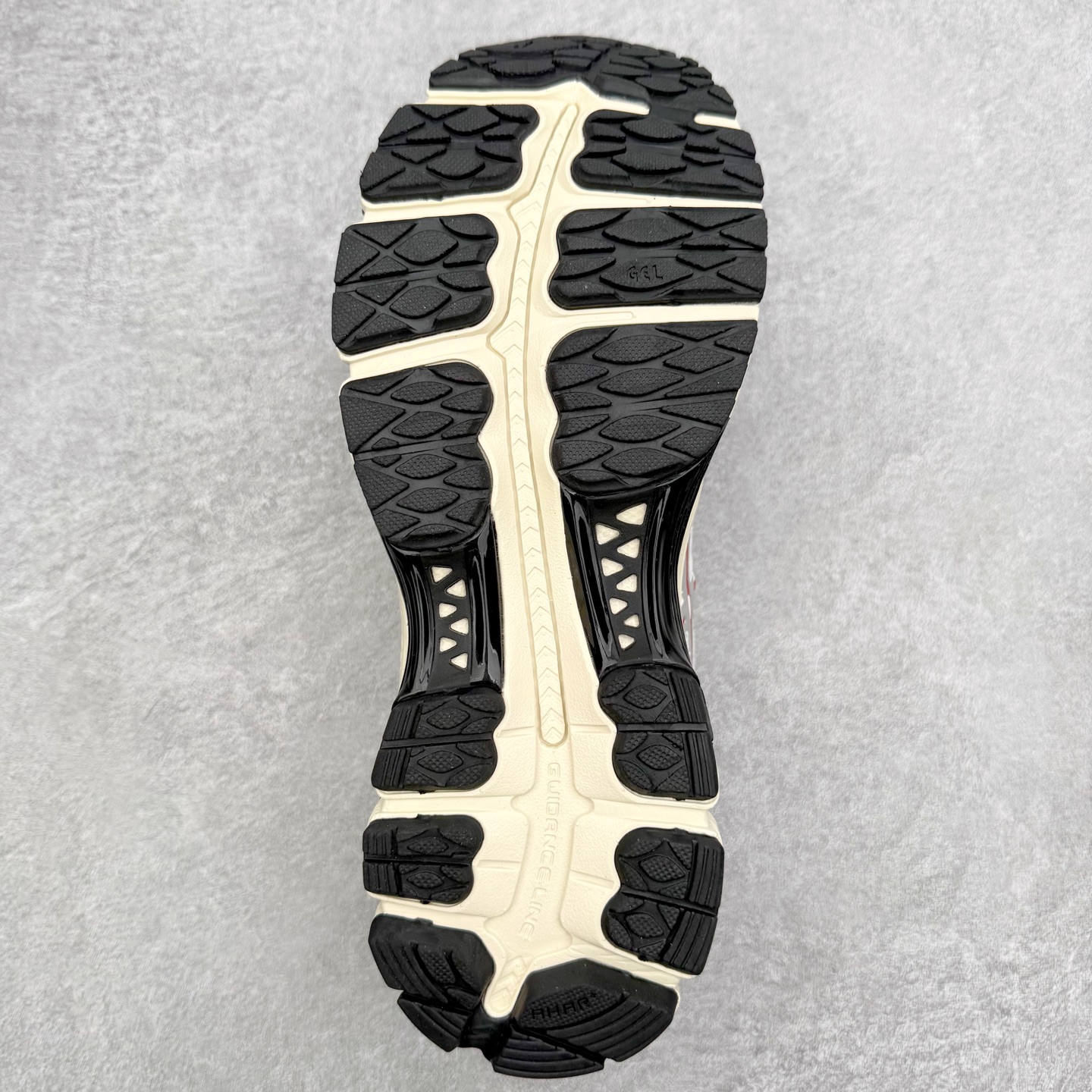 图片[9]-Asics Gel Kayano 12.1 亚瑟士卡亚诺12.1代系列低帮轻量缓震休闲运动跑步鞋 采用环保太空合成革配合透气网眼布鞋面材质 中底3D可视GEL缓震胶效果 升级EVA全新缓震中底部位科技组合耐磨橡胶外底片 尺码：36 37 37.5 38 39 39.5 40.5 41.5 42 42.5 43.5 44 44.5 45-选品中心