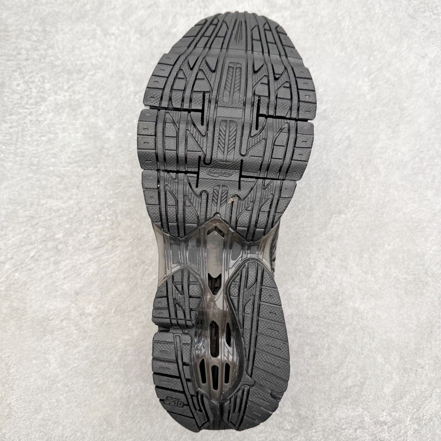 图片[9]-Mizuno Wave Prophecy LS 经典百搭跑步鞋 男女同款 美津浓（Mizuno）是日本美津浓株式会社于1906年创立的运动品牌，经过一个多世纪的不断努力现已成为世界著名的运动器具、服装和鞋类生产商。美津浓力求服务于各类运动项目，并竭力使运动生活更加愉快和振奋。产品种类齐全，覆盖几乎全部主要运动项目，达到30万多个品类。尺码：36 36.5 37.5 38 38.5 39 40 40.5 41 42 42.5 43 44 44.5 45-选品中心