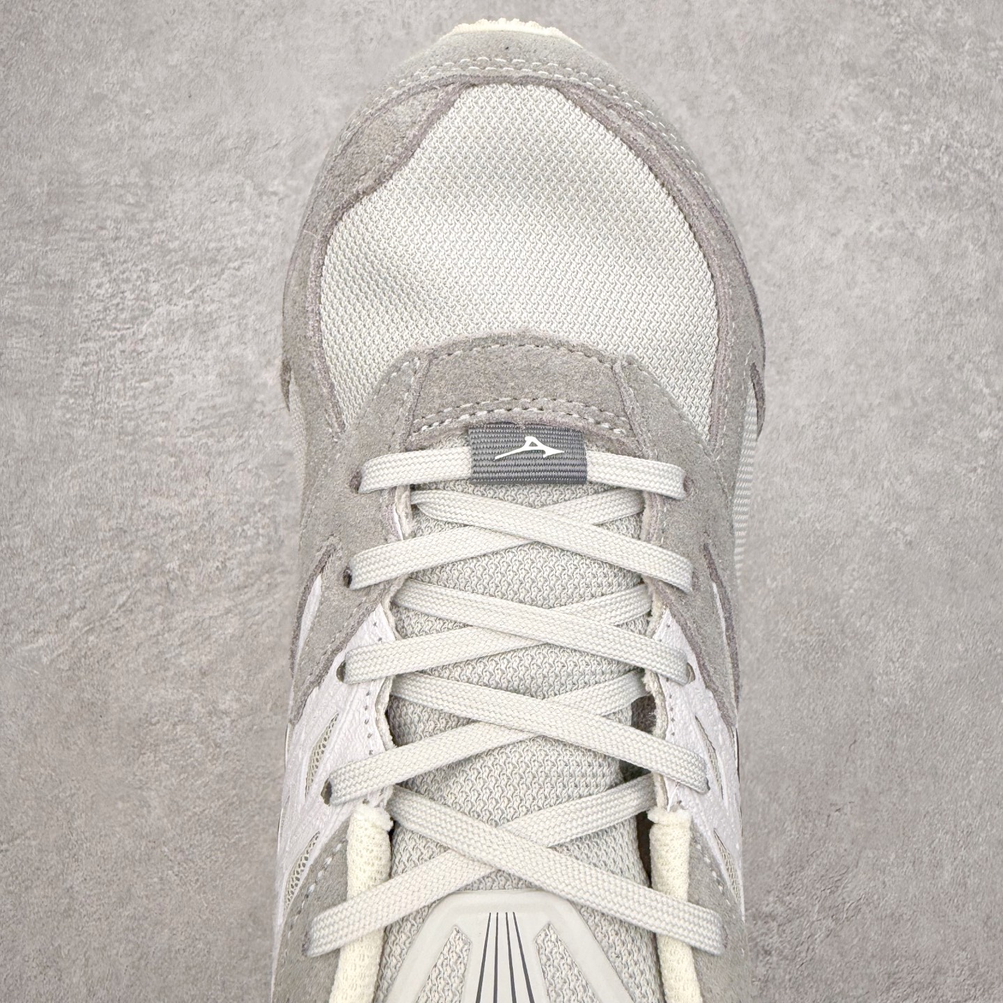 图片[4]-Mizuno Wave Prophecy LS 经典百搭跑步鞋 男女同款 美津浓（Mizuno）是日本美津浓株式会社于1906年创立的运动品牌，经过一个多世纪的不断努力现已成为世界著名的运动器具、服装和鞋类生产商。美津浓力求服务于各类运动项目，并竭力使运动生活更加愉快和振奋。产品种类齐全，覆盖几乎全部主要运动项目，达到30万多个品类。尺码：36 36.5 37.5 38 38.5 39 40 40.5 41 42 42.5 43 44 44.5 45-选品中心