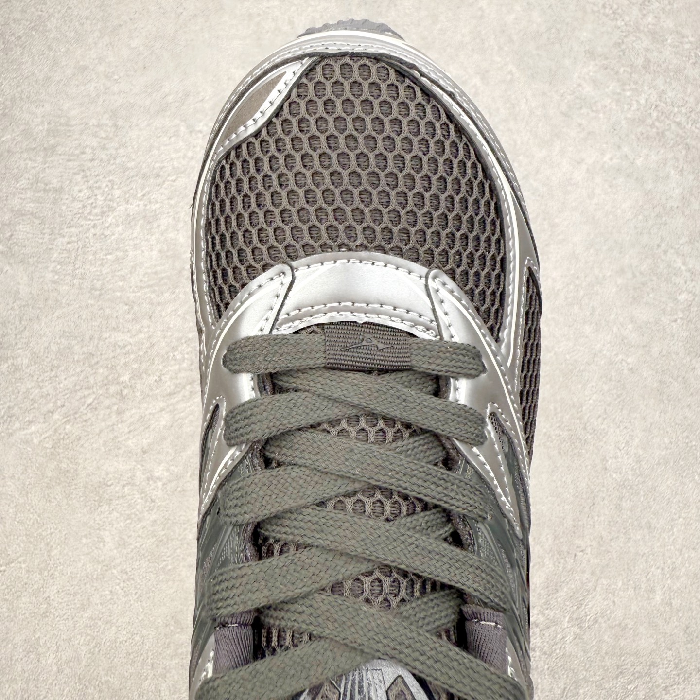 图片[4]-Mizuno Wave Prophecy LS 经典百搭跑步鞋 男女同款 美津浓（Mizuno）是日本美津浓株式会社于1906年创立的运动品牌，经过一个多世纪的不断努力现已成为世界著名的运动器具、服装和鞋类生产商。美津浓力求服务于各类运动项目，并竭力使运动生活更加愉快和振奋。产品种类齐全，覆盖几乎全部主要运动项目，达到30万多个品类。尺码：36 36.5 37.5 38 38.5 39 40 40.5 41 42 42.5 43 44 44.5 45-选品中心