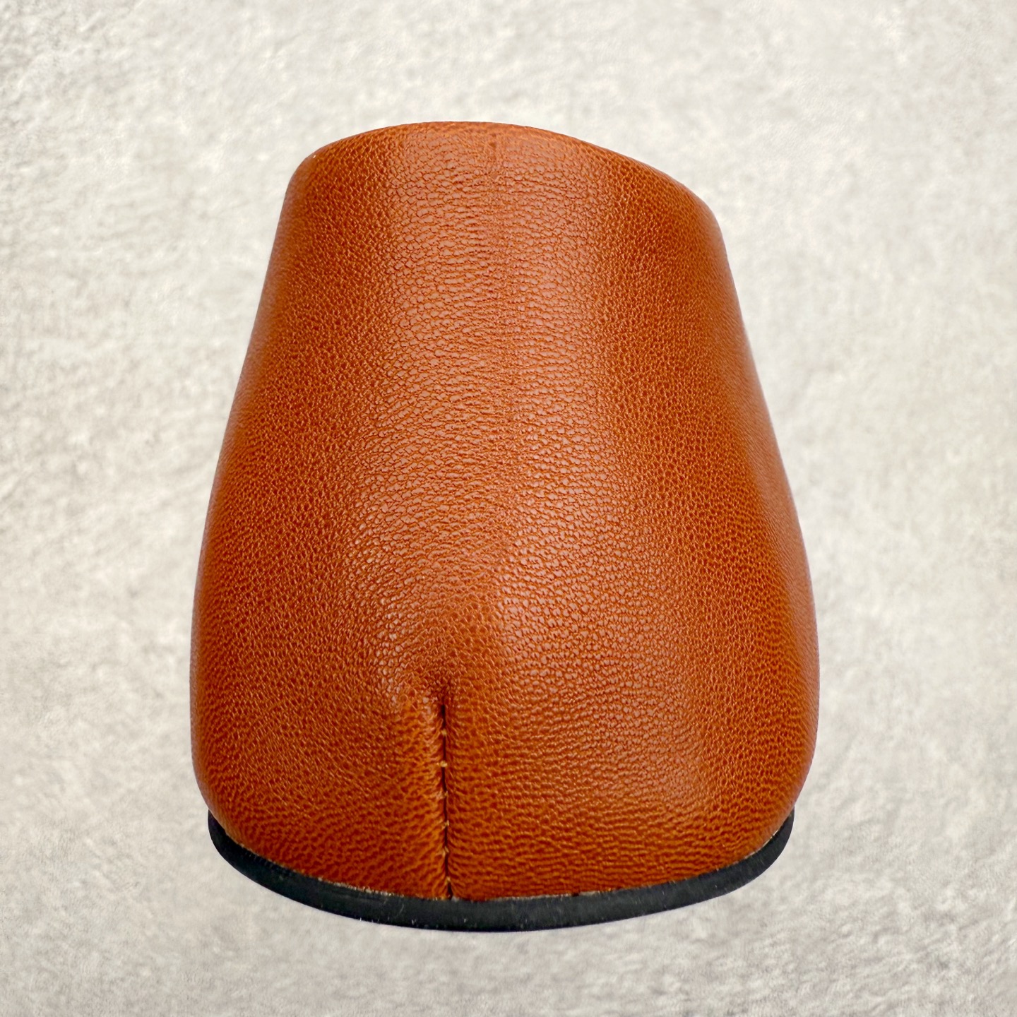 图片[8]-MARNI玛尼26Fw 褶皱蝴蝶结芭蕾舞鞋平底玛丽珍单鞋 圆头轮廓、撞色鞋面、棕色蝴蝶结与鞋口绑带，整体呈现可爱、极简的调性。 超嗲的MARNI 芭蕾舞鞋，拼色自带松弛感系带甜酷得刚好。属于Balletcore的浪漫季节又到了。打开鞋柜，芭蕾舞鞋绝对是那件既能搭配一切又能点亮一切的单品！鞋面：小牛皮 内里垫脚：羊皮 鞋底：开模橡胶大底 尺码：35 36 37 38 39 40-选品中心