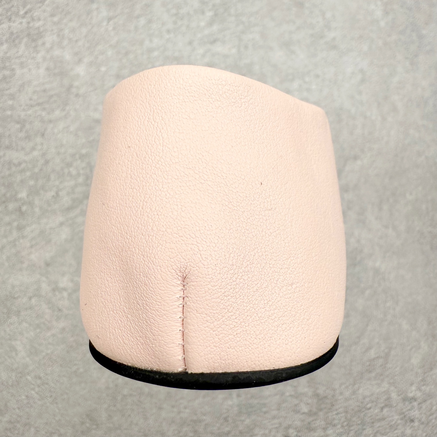 图片[8]-MARNI玛尼26Fw 褶皱蝴蝶结芭蕾舞鞋平底玛丽珍单鞋 圆头轮廓、撞色鞋面、棕色蝴蝶结与鞋口绑带，整体呈现可爱、极简的调性。 超嗲的MARNI 芭蕾舞鞋，拼色自带松弛感系带甜酷得刚好。属于Balletcore的浪漫季节又到了。打开鞋柜，芭蕾舞鞋绝对是那件既能搭配一切又能点亮一切的单品！鞋面：小牛皮 内里垫脚：羊皮 鞋底：开模橡胶大底 尺码：35 36 37 38 39 40-选品中心