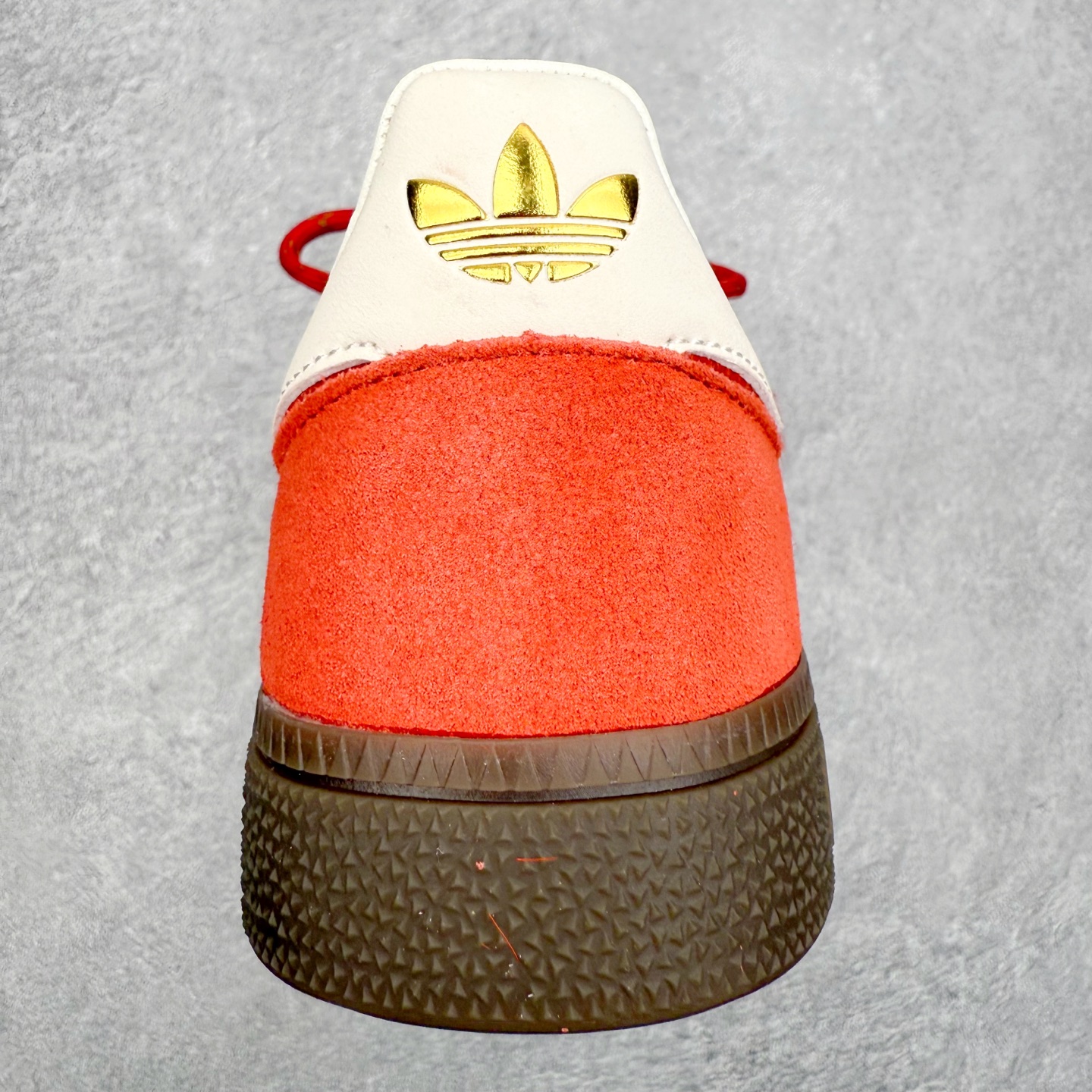 图片[8]-＃C版纯原 AD Originals Handball SPZL 手球运动员系列百搭休闲运动板鞋 KJ6299 这款来自阿迪达斯的这款HANDBALL SPZL前身是一双手球运动鞋，这一次拿来复刻，所以鞋面的主要色彩选用了黑色， 鞋面外侧除了Spezial字母之外还有三叶草标志。Handball SPZL作为复古手球训练鞋与作为室内足球鞋的Samba有着异曲同工之处，但是质感更为出众的鞋身以及丰富的配色选择比起Samba来讲可以说是更胜一筹了！尺码：36 36⅔ 37⅓ 38 38⅔ 39⅓ 40 40⅔ 41⅓ 42 42⅔ 43⅓ 44 45-选品中心