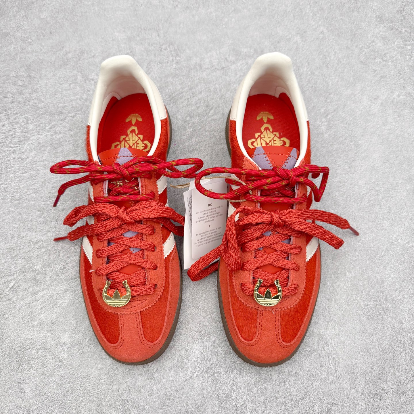 图片[2]-＃C版纯原 AD Originals Handball SPZL 手球运动员系列百搭休闲运动板鞋 KJ6299 这款来自阿迪达斯的这款HANDBALL SPZL前身是一双手球运动鞋，这一次拿来复刻，所以鞋面的主要色彩选用了黑色， 鞋面外侧除了Spezial字母之外还有三叶草标志。Handball SPZL作为复古手球训练鞋与作为室内足球鞋的Samba有着异曲同工之处，但是质感更为出众的鞋身以及丰富的配色选择比起Samba来讲可以说是更胜一筹了！尺码：36 36⅔ 37⅓ 38 38⅔ 39⅓ 40 40⅔ 41⅓ 42 42⅔ 43⅓ 44 45-选品中心