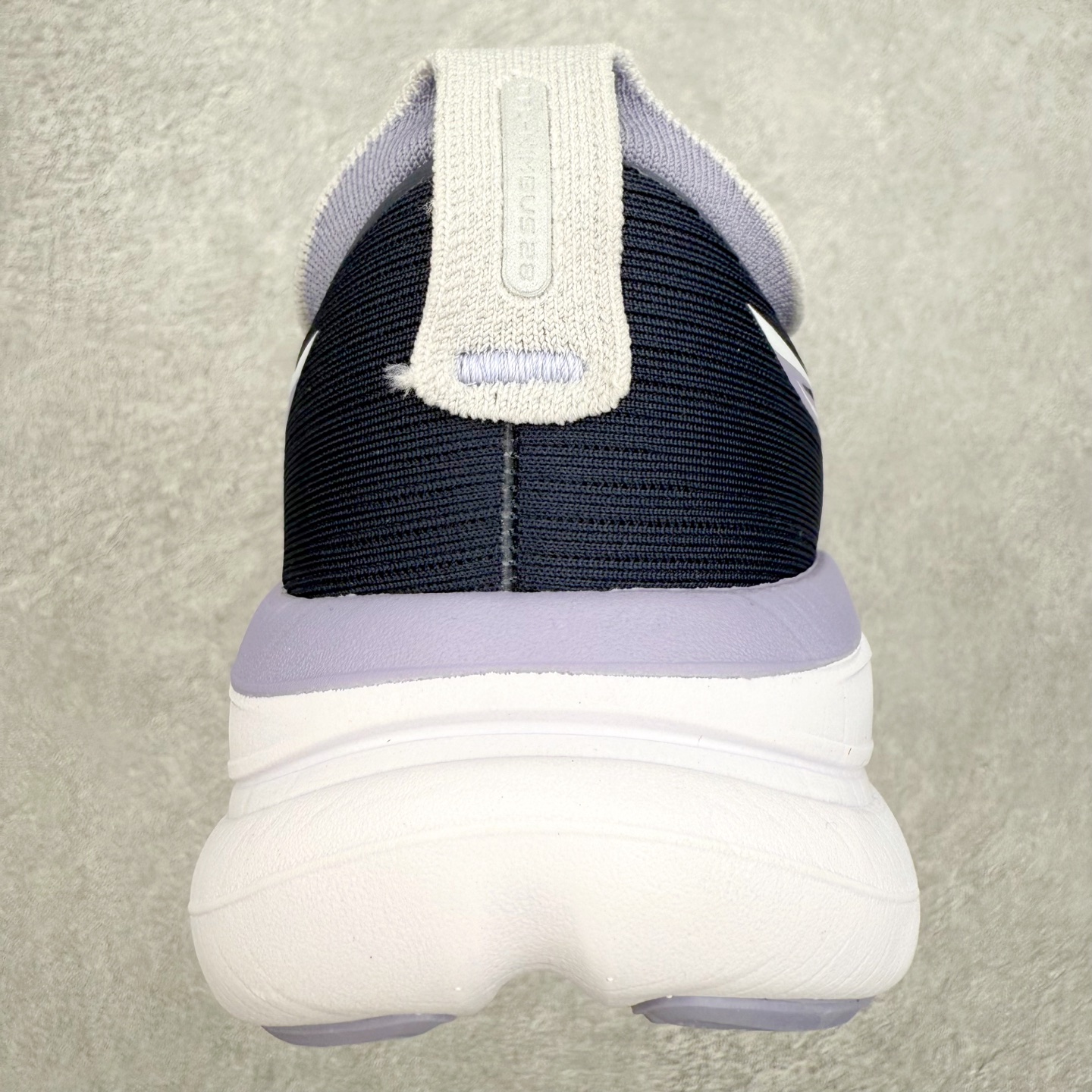 图片[8]-Asics GEL-Nimbus 28 亚瑟士缓震跑鞋 近年复古风潮的势头很旺 ASICS一直坚信保持身体的健康与活力是打造健康快乐的生活方式的最佳途径 ASICS为复古鞋型注入新设计 为玩家的街头穿搭提供了更多可能 GEL-NIMBUSTM9运动鞋最初是为中立和仰卧跑步者设计的长距离训练器 采用原始材料和关键细节重新设计 其Y2K时代的工业外观也被大胆的对比和色块所抵消 尺码：36 36.5 37.5 38 38.5 39 40 40.5 41.5 42 42.5 43.5 44 44.5 45-选品中心