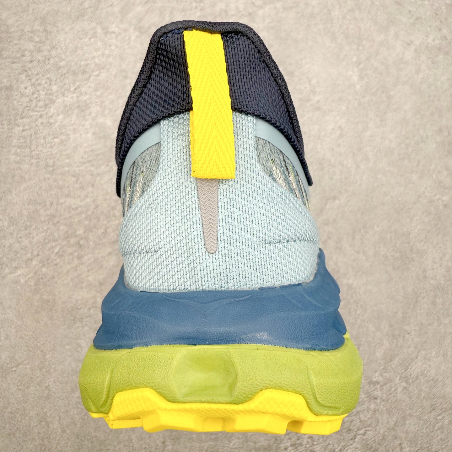 图片[8]-HOKA ONE ONE Mafate Speed 4 飞速玛法特4代系列低帮轻量户外越野休闲运动慢跑鞋 HOKA ONE ONE是来自美国的跑步鞋知名品牌，创立于2009年，始终致力于为所有跑者提供更新、更好的跑步装备。相比常规跑鞋，HOKA ONE ONE特别研发使用性能独特的几何形跑鞋中底，此种鞋底更厚、更高、回弹性也更好，除了卓越的缓冲性能，它还能为各种阶段的跑者带来更具动感、更加稳定的跑步体验。HOKAONE ONE从设计之初就清楚意识到，要保证跑者步幅的均匀一致，双脚自然而然的运动至关重要。尺码：36 36.5 37.5 38 39 40 40.5 41 42 42.5 43 44 45 46-选品中心