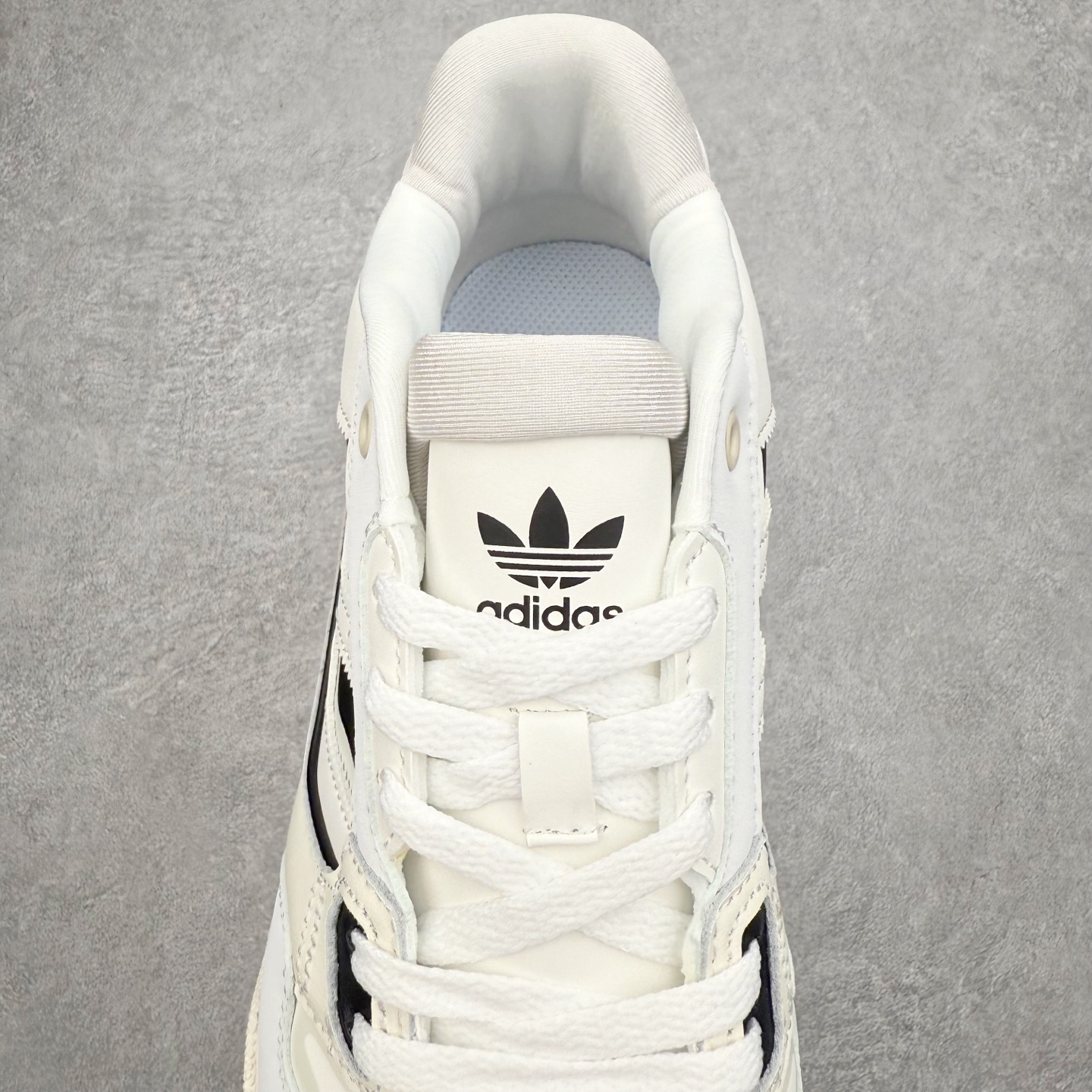 图片[5]-AD Originals 2020 DROP STEP XL三叶草新款 低帮校园休闲运动板鞋 汇聚80和90年代篮球鞋设计含纹理感皮革和绒面革混合鞋面 缀撞色细节 造型复古 搭配加衬及踝鞋领和乙烯乙酸乙烯酯(EVA)插片 脚感舒适 让复古篮球风伴你出 尺码：36 36²/₃ 37¹/₃ 38 38²/₃ 39¹/₃ 40 40²/₃ 41¹/₃ 42 42²/₃ 43¹/₃ 44 44²/₃ 45¹/₃-选品中心