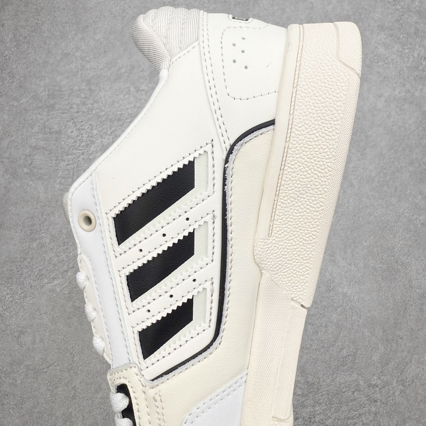 图片[7]-AD Originals 2020 DROP STEP XL三叶草新款 低帮校园休闲运动板鞋 汇聚80和90年代篮球鞋设计含纹理感皮革和绒面革混合鞋面 缀撞色细节 造型复古 搭配加衬及踝鞋领和乙烯乙酸乙烯酯(EVA)插片 脚感舒适 让复古篮球风伴你出 尺码：36 36²/₃ 37¹/₃ 38 38²/₃ 39¹/₃ 40 40²/₃ 41¹/₃ 42 42²/₃ 43¹/₃ 44 44²/₃ 45¹/₃-选品中心