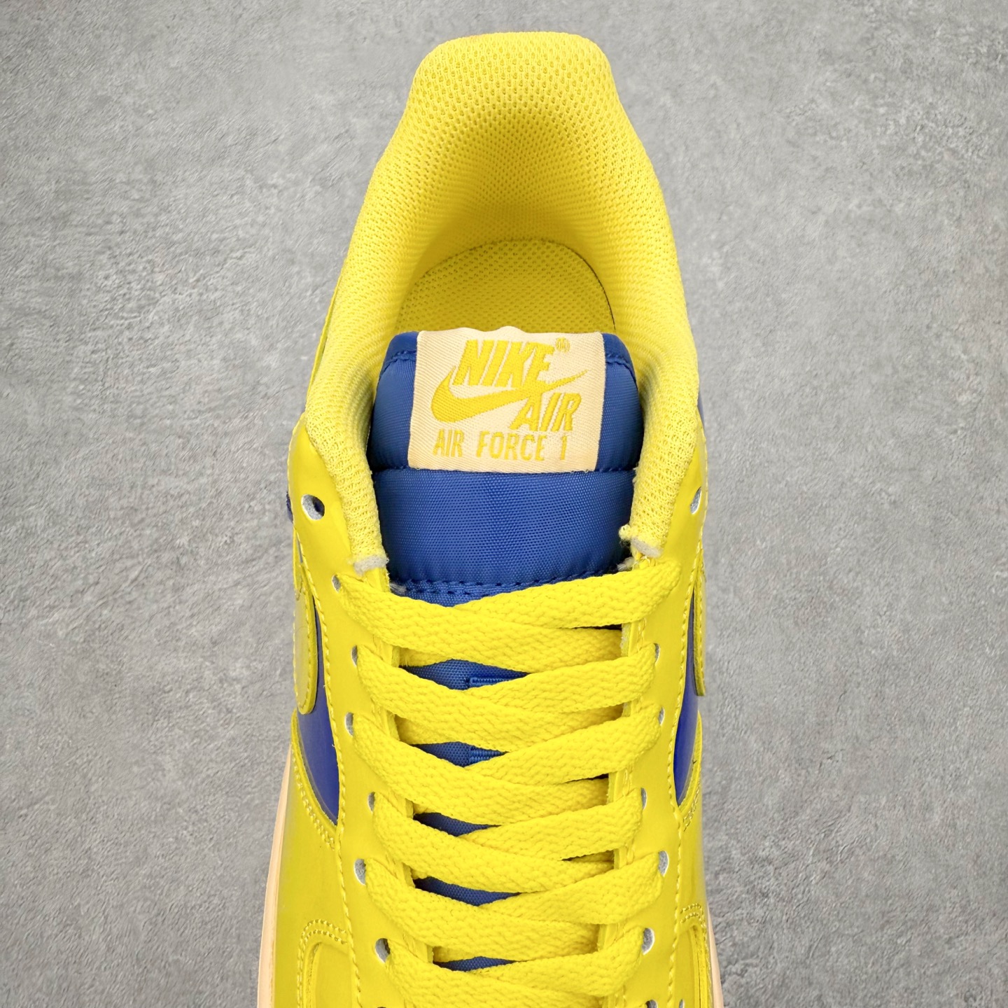 图片[5]-NK Air Force 1´07 Low 空军一号低帮百搭休闲运动板鞋 HV9405-300 柔软、弹性十足的缓震性能和出色的中底设计 横跨复古与现代的外型结合 造就出风靡全球 三十多年的Force 1 直到今天还深受青睐 实拍调校N版已经零色差零失真 百分百还原实物色彩所见即所得 不存在货不对板色差等低级问题 选购参考实物拍摄 不混卖不参货 只用心做好货严格选品 承诺混一赔十 尺码：36 36.5 37.5 38 38.5 39 40 40.5 41 42 42.5 43 44 44.5 45-选品中心