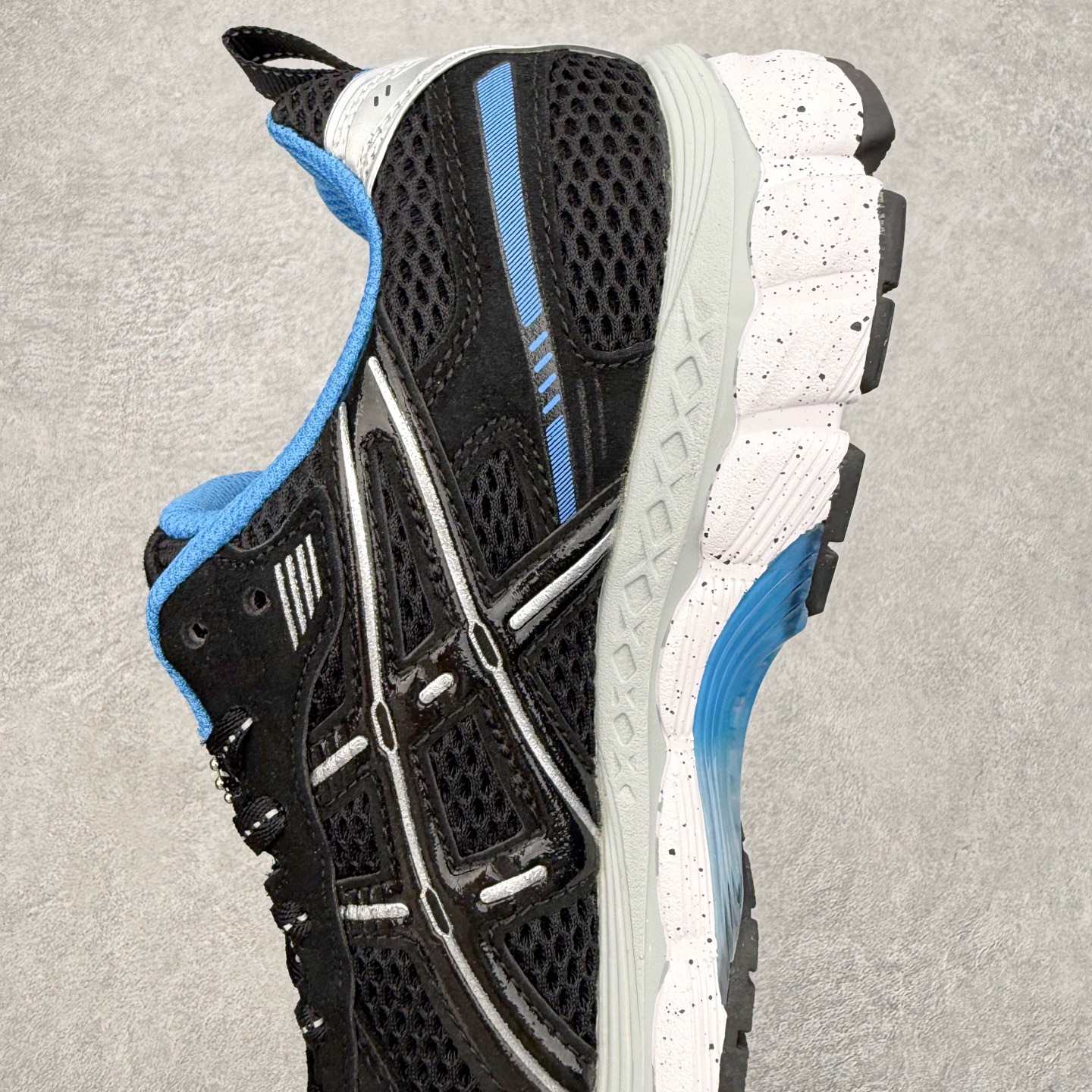 图片[7]-Asics Gel Kayano 12.1 亚瑟士卡亚诺12.1代系列低帮轻量缓震休闲运动跑步鞋 采用环保太空合成革配合透气网眼布鞋面材质 中底3D可视GEL缓震胶效果 升级EVA全新缓震中底部位科技组合耐磨橡胶外底片 尺码：36 37 37.5 38 39 39.5 40.5 41.5 42 42.5 43.5 44 44.5 45-选品中心