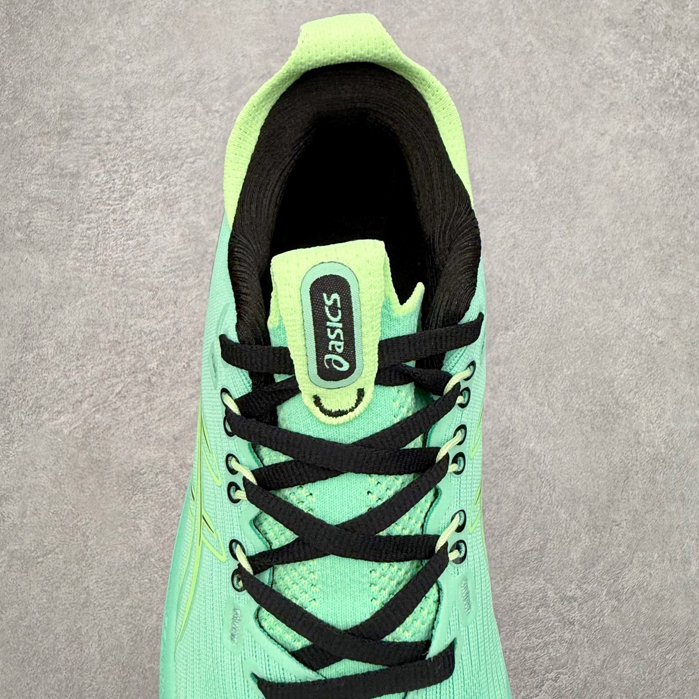 图片[5]-Asics GEL-Nimbus 28 亚瑟士缓震跑鞋 近年复古风潮的势头很旺 ASICS一直坚信保持身体的健康与活力是打造健康快乐的生活方式的最佳途径 ASICS为复古鞋型注入新设计 为玩家的街头穿搭提供了更多可能 GEL-NIMBUSTM9运动鞋最初是为中立和仰卧跑步者设计的长距离训练器 采用原始材料和关键细节重新设计 其Y2K时代的工业外观也被大胆的对比和色块所抵消 尺码：36 36.5 37.5 38 38.5 39 40 40.5 41.5 42 42.5 43.5 44 44.5 45-选品中心