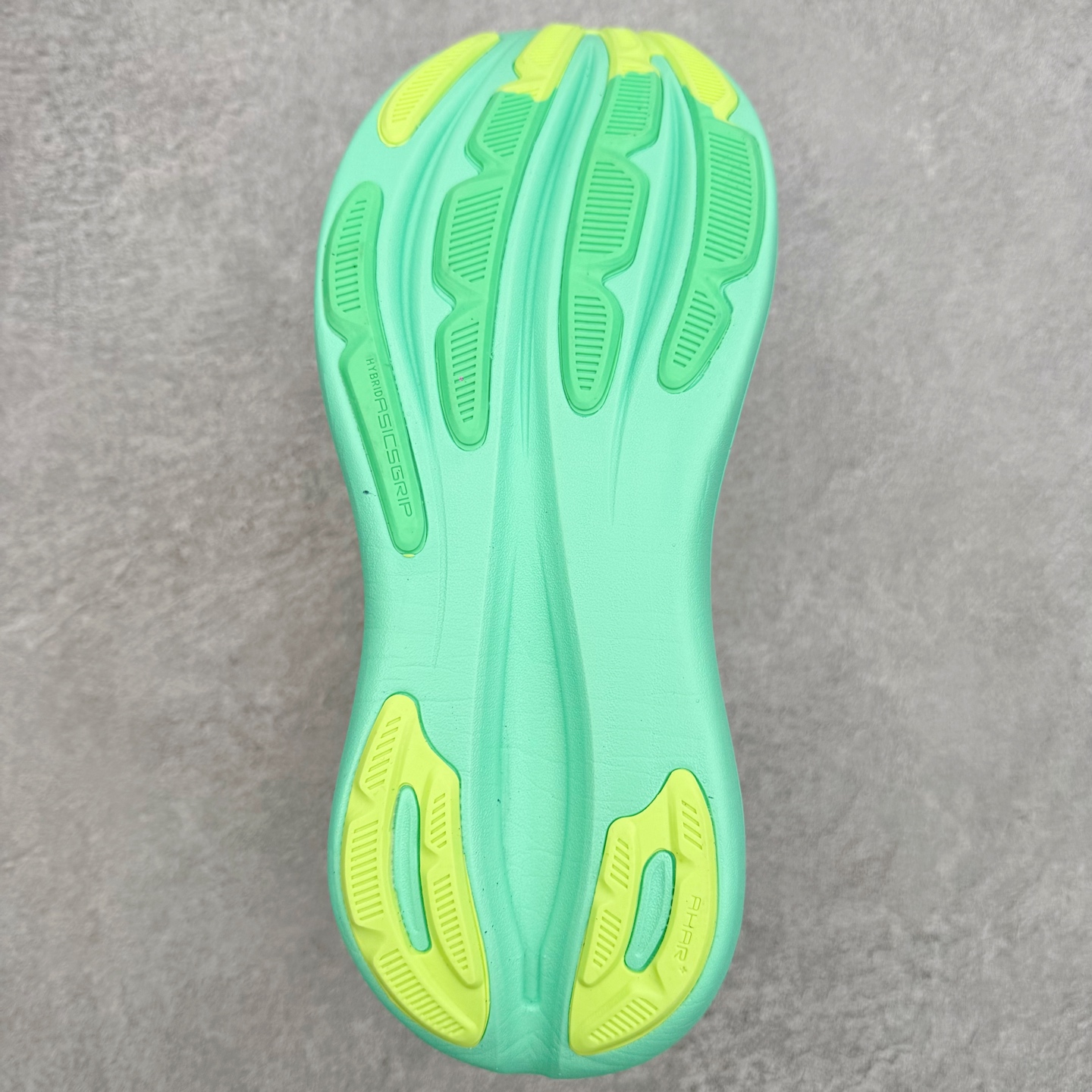 图片[9]-Asics GEL-Nimbus 28 亚瑟士缓震跑鞋 近年复古风潮的势头很旺 ASICS一直坚信保持身体的健康与活力是打造健康快乐的生活方式的最佳途径 ASICS为复古鞋型注入新设计 为玩家的街头穿搭提供了更多可能 GEL-NIMBUSTM9运动鞋最初是为中立和仰卧跑步者设计的长距离训练器 采用原始材料和关键细节重新设计 其Y2K时代的工业外观也被大胆的对比和色块所抵消 尺码：36 36.5 37.5 38 38.5 39 40 40.5 41.5 42 42.5 43.5 44 44.5 45-选品中心