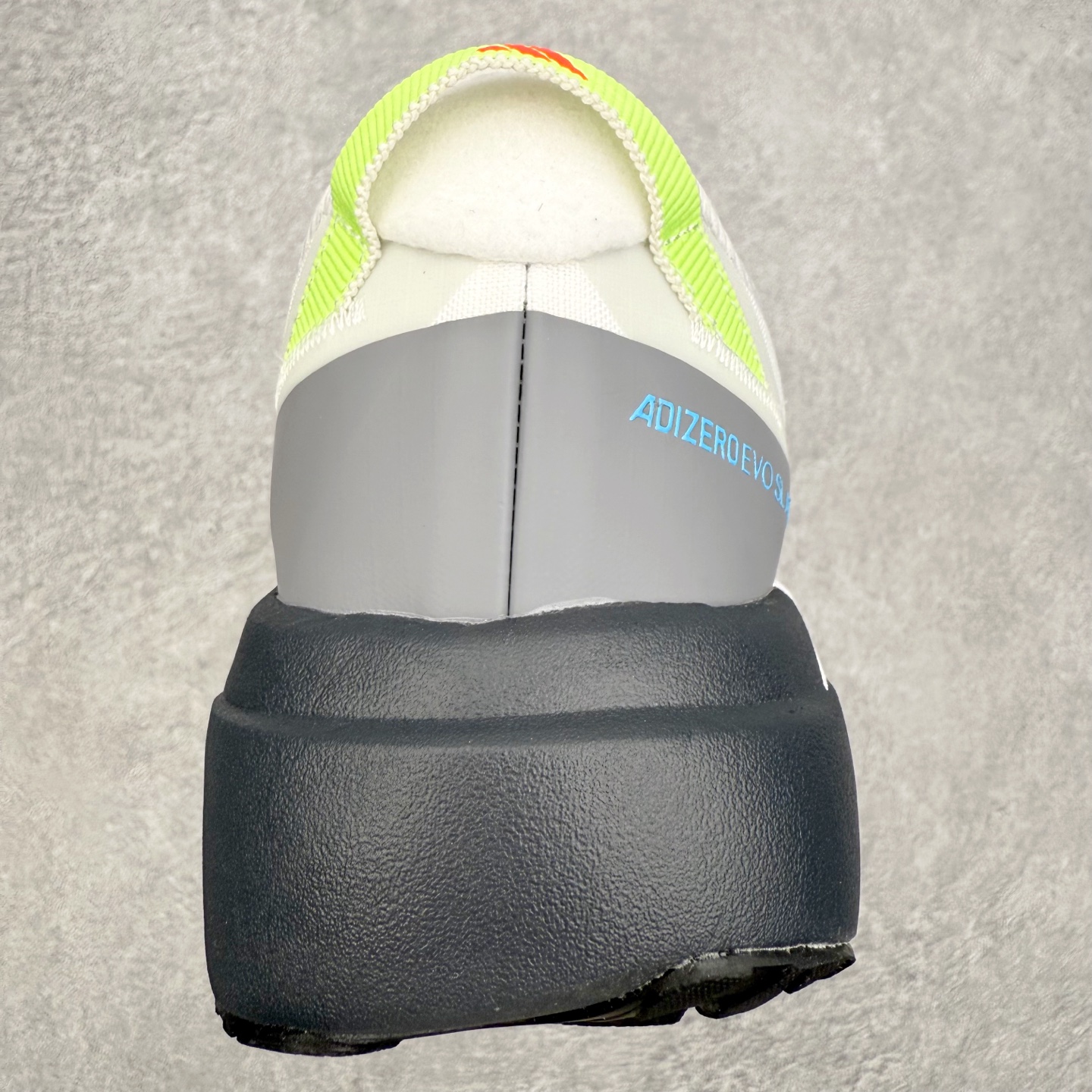 图片[8]-AD Adizero EVO SL ATR M 马拉松竞速专业跑鞋 CELERMESH针织网面非常轻薄 纤维间的缝隙很大 可以保证跑步时的透气、排汗效果 鞋舌直接与两侧的内衬和鞋底连接在一起 在跑步过程中不会被鞋舌的左右移动所困扰 在标准鞋带孔的基础上再拓宽一组鞋带孔 适合不同脚型的需求 突破性 EnergyRods 技术，有助于跑者实现更好的成绩 中底独特的LIGHTSTRIKE PRO泡棉材质 微弹感觉在跑步过程中给予了良好的支撑体验 对于顶级精英和高水平进阶跑者来说 ADIOS PRO是一双值得信赖的竞速比赛用鞋 尺码：36 36.5 37.5 38 38.5 39 40 40.5 41 42 42.5 43 44 44.5 45-选品中心