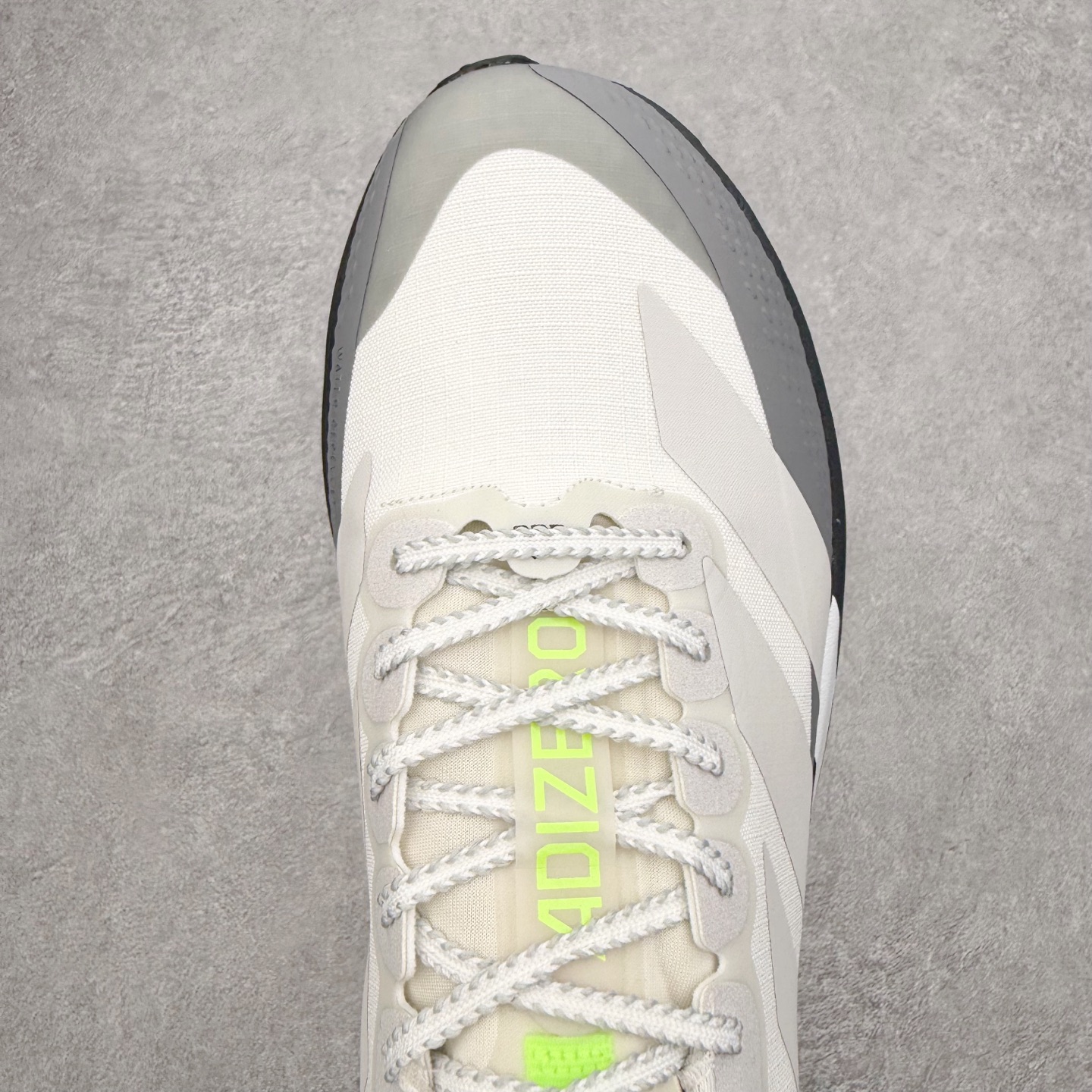 图片[4]-AD Adizero EVO SL ATR M 马拉松竞速专业跑鞋 CELERMESH针织网面非常轻薄 纤维间的缝隙很大 可以保证跑步时的透气、排汗效果 鞋舌直接与两侧的内衬和鞋底连接在一起 在跑步过程中不会被鞋舌的左右移动所困扰 在标准鞋带孔的基础上再拓宽一组鞋带孔 适合不同脚型的需求 突破性 EnergyRods 技术，有助于跑者实现更好的成绩 中底独特的LIGHTSTRIKE PRO泡棉材质 微弹感觉在跑步过程中给予了良好的支撑体验 对于顶级精英和高水平进阶跑者来说 ADIOS PRO是一双值得信赖的竞速比赛用鞋 尺码：36 36.5 37.5 38 38.5 39 40 40.5 41 42 42.5 43 44 44.5 45-选品中心