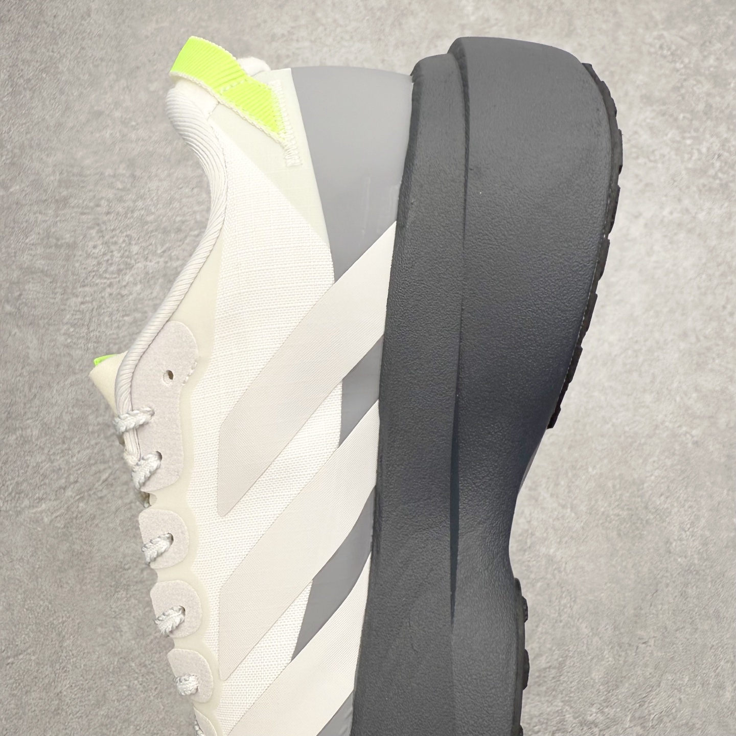 图片[7]-AD Adizero EVO SL ATR M 马拉松竞速专业跑鞋 CELERMESH针织网面非常轻薄 纤维间的缝隙很大 可以保证跑步时的透气、排汗效果 鞋舌直接与两侧的内衬和鞋底连接在一起 在跑步过程中不会被鞋舌的左右移动所困扰 在标准鞋带孔的基础上再拓宽一组鞋带孔 适合不同脚型的需求 突破性 EnergyRods 技术，有助于跑者实现更好的成绩 中底独特的LIGHTSTRIKE PRO泡棉材质 微弹感觉在跑步过程中给予了良好的支撑体验 对于顶级精英和高水平进阶跑者来说 ADIOS PRO是一双值得信赖的竞速比赛用鞋 尺码：36 36.5 37.5 38 38.5 39 40 40.5 41 42 42.5 43 44 44.5 45-选品中心