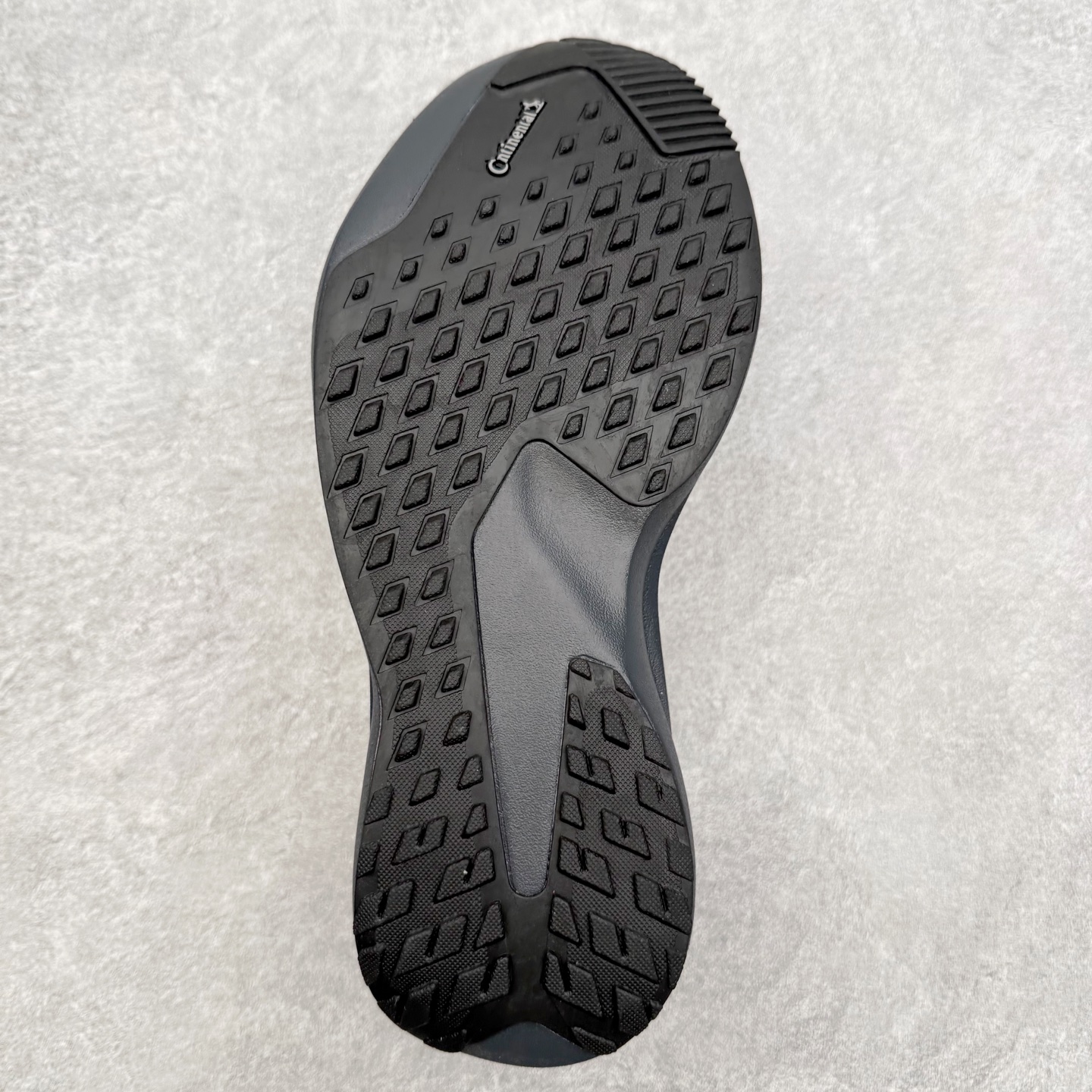 图片[9]-AD Adizero EVO SL ATR M 马拉松竞速专业跑鞋 CELERMESH针织网面非常轻薄 纤维间的缝隙很大 可以保证跑步时的透气、排汗效果 鞋舌直接与两侧的内衬和鞋底连接在一起 在跑步过程中不会被鞋舌的左右移动所困扰 在标准鞋带孔的基础上再拓宽一组鞋带孔 适合不同脚型的需求 突破性 EnergyRods 技术，有助于跑者实现更好的成绩 中底独特的LIGHTSTRIKE PRO泡棉材质 微弹感觉在跑步过程中给予了良好的支撑体验 对于顶级精英和高水平进阶跑者来说 ADIOS PRO是一双值得信赖的竞速比赛用鞋 尺码：36 36.5 37.5 38 38.5 39 40 40.5 41 42 42.5 43 44 44.5 45-选品中心