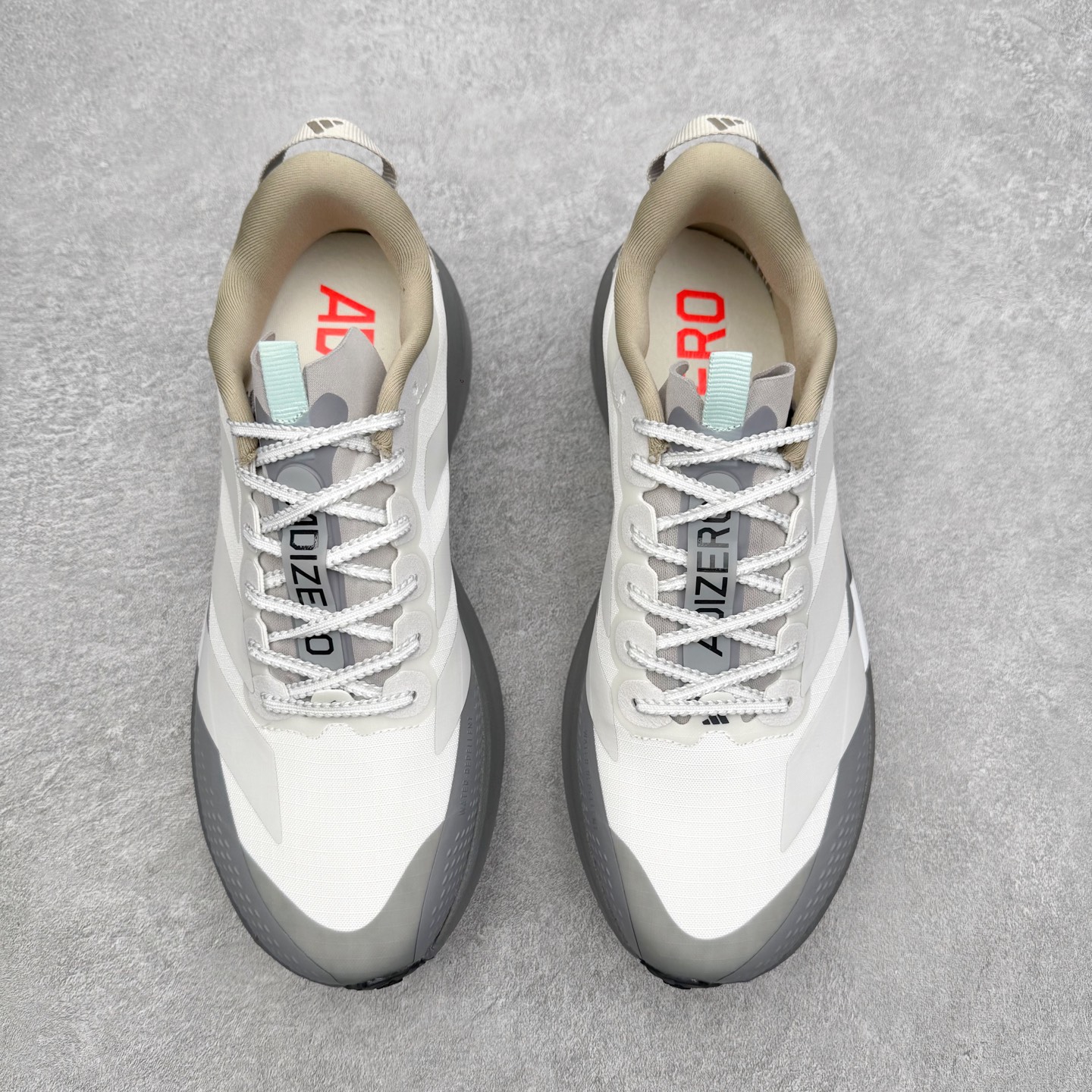 图片[2]-AD Adizero EVO SL ATR M 马拉松竞速专业跑鞋 CELERMESH针织网面非常轻薄 纤维间的缝隙很大 可以保证跑步时的透气、排汗效果 鞋舌直接与两侧的内衬和鞋底连接在一起 在跑步过程中不会被鞋舌的左右移动所困扰 在标准鞋带孔的基础上再拓宽一组鞋带孔 适合不同脚型的需求 突破性 EnergyRods 技术，有助于跑者实现更好的成绩 中底独特的LIGHTSTRIKE PRO泡棉材质 微弹感觉在跑步过程中给予了良好的支撑体验 对于顶级精英和高水平进阶跑者来说 ADIOS PRO是一双值得信赖的竞速比赛用鞋 尺码：36 36.5 37.5 38 38.5 39 40 40.5 41 42 42.5 43 44 44.5 45-选品中心