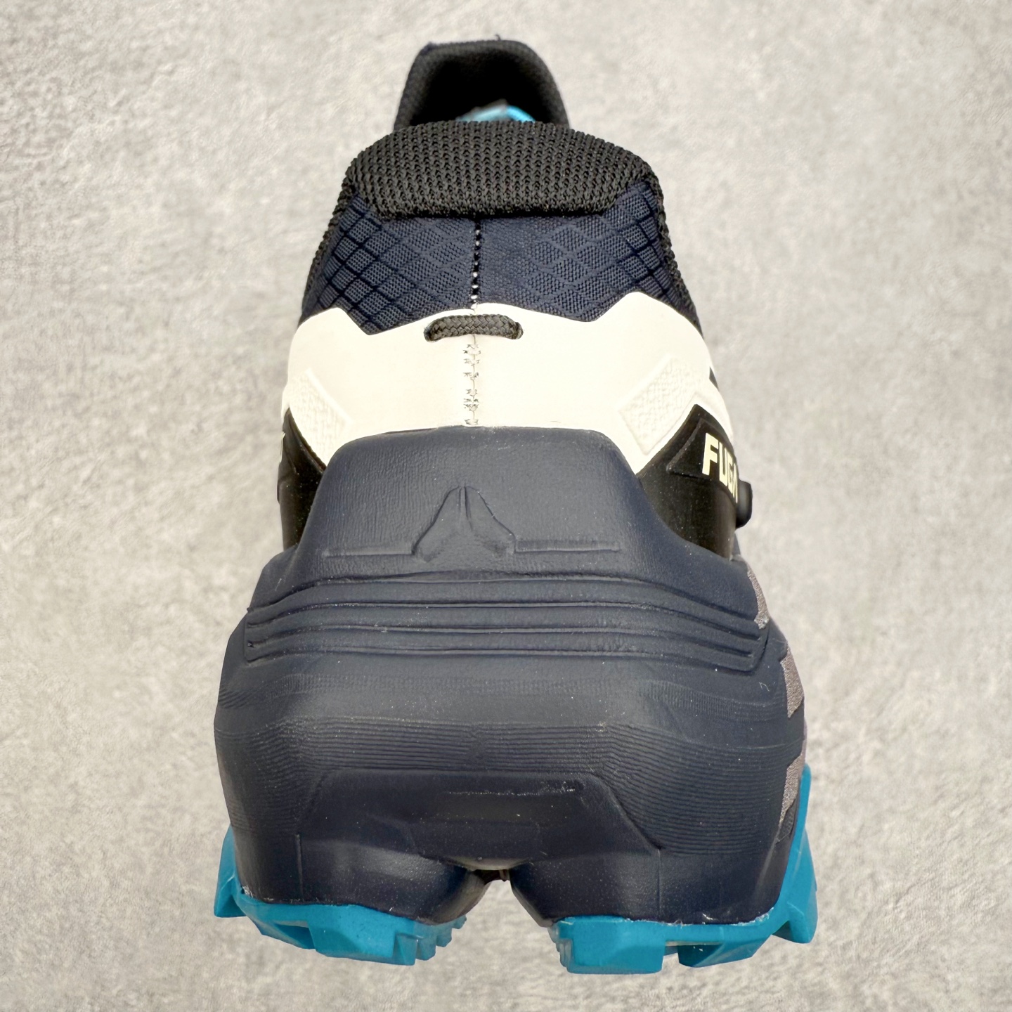 图片[8]-＃K版 KAILAS FUGA EX330 25款长距离跑山 时尚舒适跑步鞋 KAILAS凯乐石品牌是全球三大全系攀登品牌之一，于2003年创立于中国广州，致力于为有攀登梦想的户外运动员及爱好者，研发制造功能性专业装备，满足他们在极限环境下安全舒适的需求，凯乐石专注于科技面料的开发及专业功能设计，产品线覆盖登山、攀岩、徒步、越野跑山、露营、旅行等多项户外运动，通过运动员的测试反馈，不断进化迭代，产品荣获国内外大奖71座，发明专利21个，更突破性的自主研发攀登器械，打造出中国的攀登硬实力。实拍调校N版已经零色差零失真 百分百还原实物色彩所见即所得 不存在货不对板色差等低级问题 选购参考实物拍摄 不混卖不参货 只用心做好货严格选品 承诺混一赔十 尺码：36 36.5 37.5 38 38.5 39 40 40.5 41 42 42.5 43 44 44.5 45-选品中心