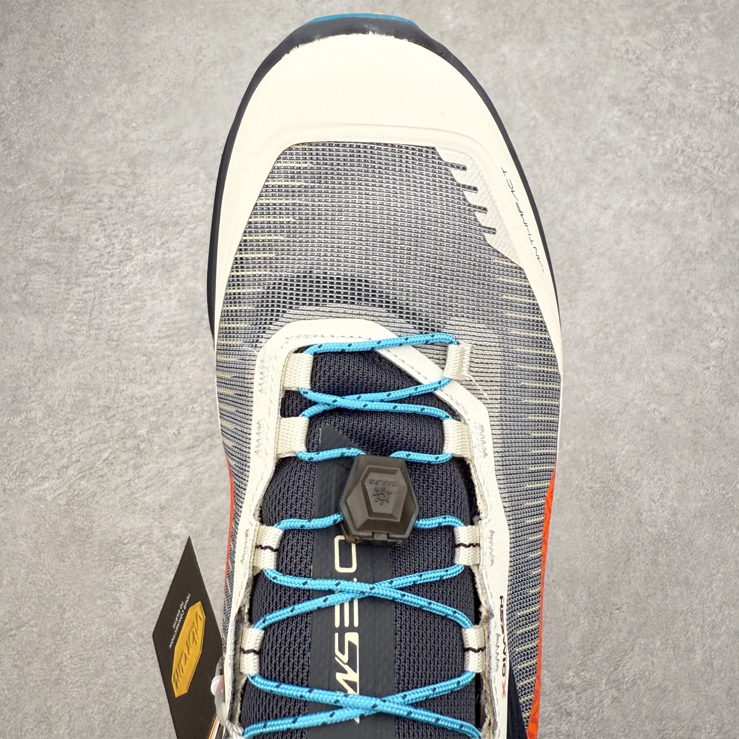 图片[4]-＃K版 KAILAS FUGA EX330 25款长距离跑山 时尚舒适跑步鞋 KAILAS凯乐石品牌是全球三大全系攀登品牌之一，于2003年创立于中国广州，致力于为有攀登梦想的户外运动员及爱好者，研发制造功能性专业装备，满足他们在极限环境下安全舒适的需求，凯乐石专注于科技面料的开发及专业功能设计，产品线覆盖登山、攀岩、徒步、越野跑山、露营、旅行等多项户外运动，通过运动员的测试反馈，不断进化迭代，产品荣获国内外大奖71座，发明专利21个，更突破性的自主研发攀登器械，打造出中国的攀登硬实力。实拍调校N版已经零色差零失真 百分百还原实物色彩所见即所得 不存在货不对板色差等低级问题 选购参考实物拍摄 不混卖不参货 只用心做好货严格选品 承诺混一赔十 尺码：36 36.5 37.5 38 38.5 39 40 40.5 41 42 42.5 43 44 44.5 45-选品中心