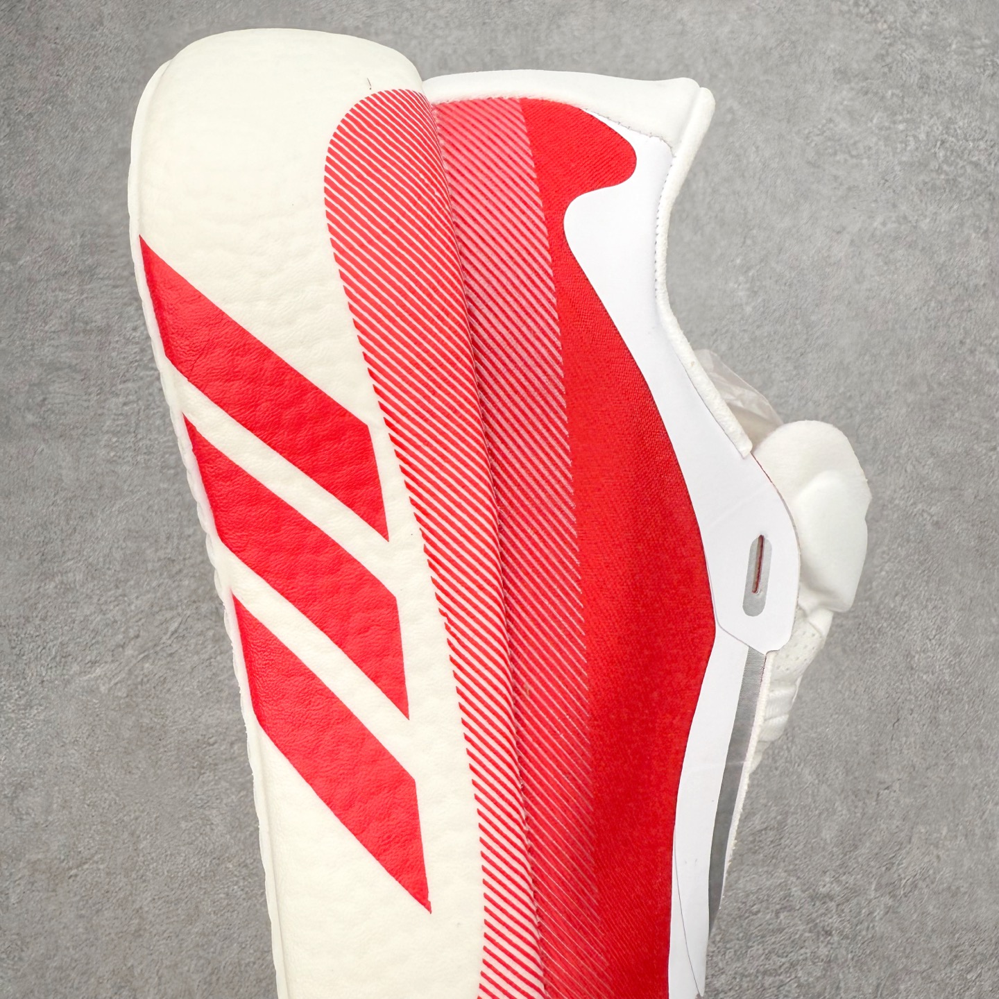 图片[6]-AD HYPERBOOST EDGE M 舒适运动跑鞋 KI1913 实拍调校N版已经零色差零失真 百分百还原实物色彩所见即所得 不存在货不对板色差等低级问题 选购参考实物拍摄 不混卖不参货 只用心做好货严格选品 承诺混一赔十 尺码：36 36.5 37.5 38 38.5 39 40 40.5 41 42 42.5 43 44 44.5 45-选品中心