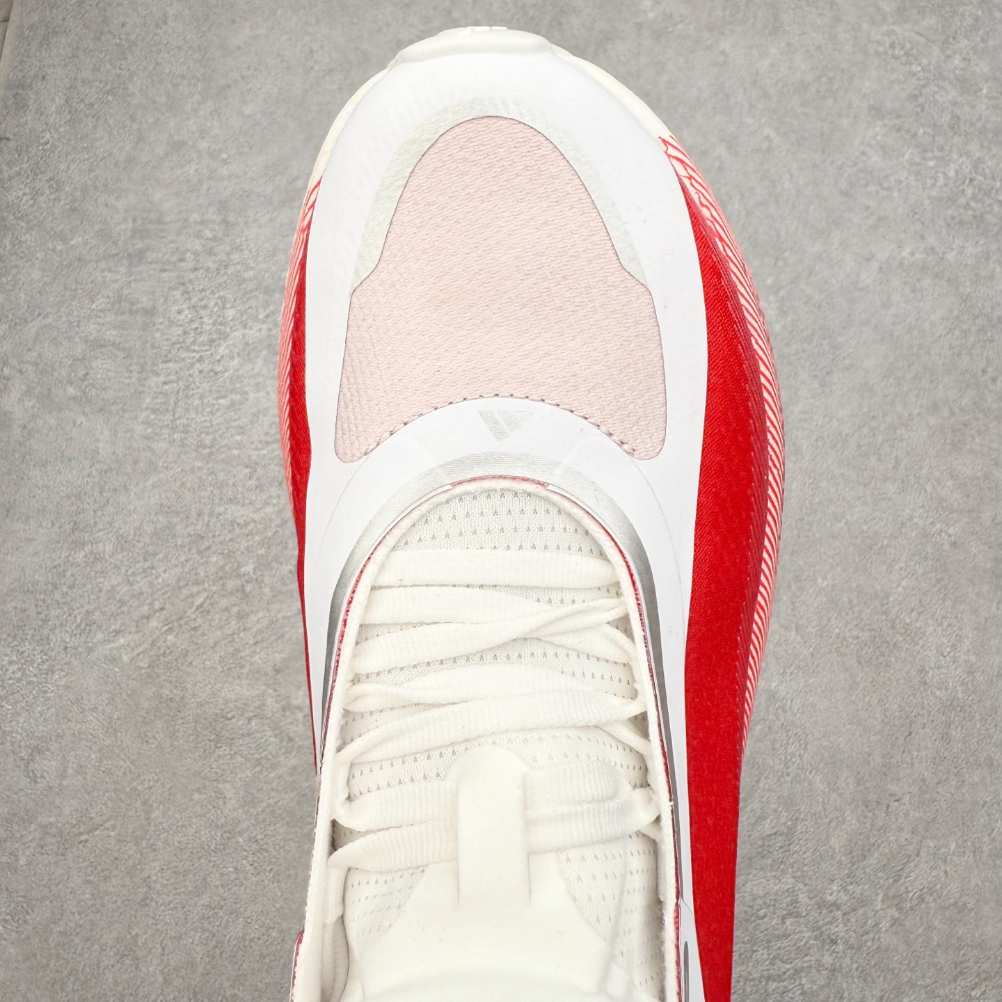 图片[4]-AD HYPERBOOST EDGE M 舒适运动跑鞋 KI1913 实拍调校N版已经零色差零失真 百分百还原实物色彩所见即所得 不存在货不对板色差等低级问题 选购参考实物拍摄 不混卖不参货 只用心做好货严格选品 承诺混一赔十 尺码：36 36.5 37.5 38 38.5 39 40 40.5 41 42 42.5 43 44 44.5 45-选品中心