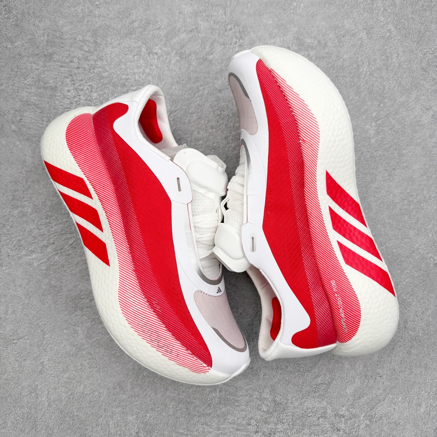 图片[3]-AD HYPERBOOST EDGE M 舒适运动跑鞋 KI1913 实拍调校N版已经零色差零失真 百分百还原实物色彩所见即所得 不存在货不对板色差等低级问题 选购参考实物拍摄 不混卖不参货 只用心做好货严格选品 承诺混一赔十 尺码：36 36.5 37.5 38 38.5 39 40 40.5 41 42 42.5 43 44 44.5 45-选品中心