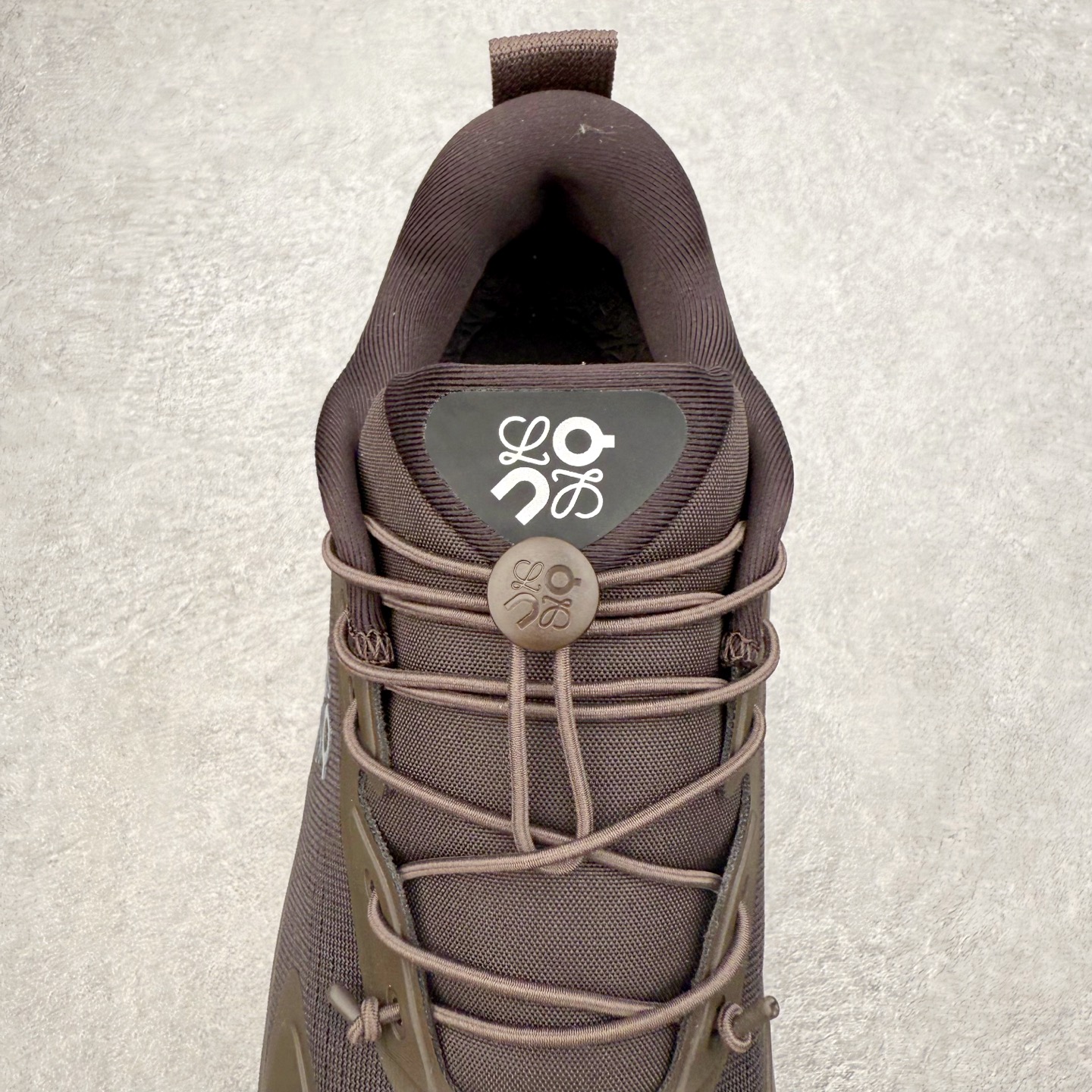 图片[5]-＃莞产 LOEWE罗意威 x ON昂跑 联名款 Cloudsolo系列 •原鞋一致橡胶底 原版高弹MD 加爆米花料 •正确后跟小蛮腰 •Logo立体有光泽度 •正确鞋头饱满立体 •鞋舌TPU立体高频 •正确鞋面网布多层厚实材料 •后跟织带高频立体 织带上浆加硬 •正确鞋带头滴胶柔软 •正确鞋垫前薄后厚有弹性（欧奈斯材料，非普通海玻璃） 尺码：36 36.5 37 37.5 38 38.5 39 40 40.5 41 42 42.5 43 44 44.5 45 46（真半码）-选品中心