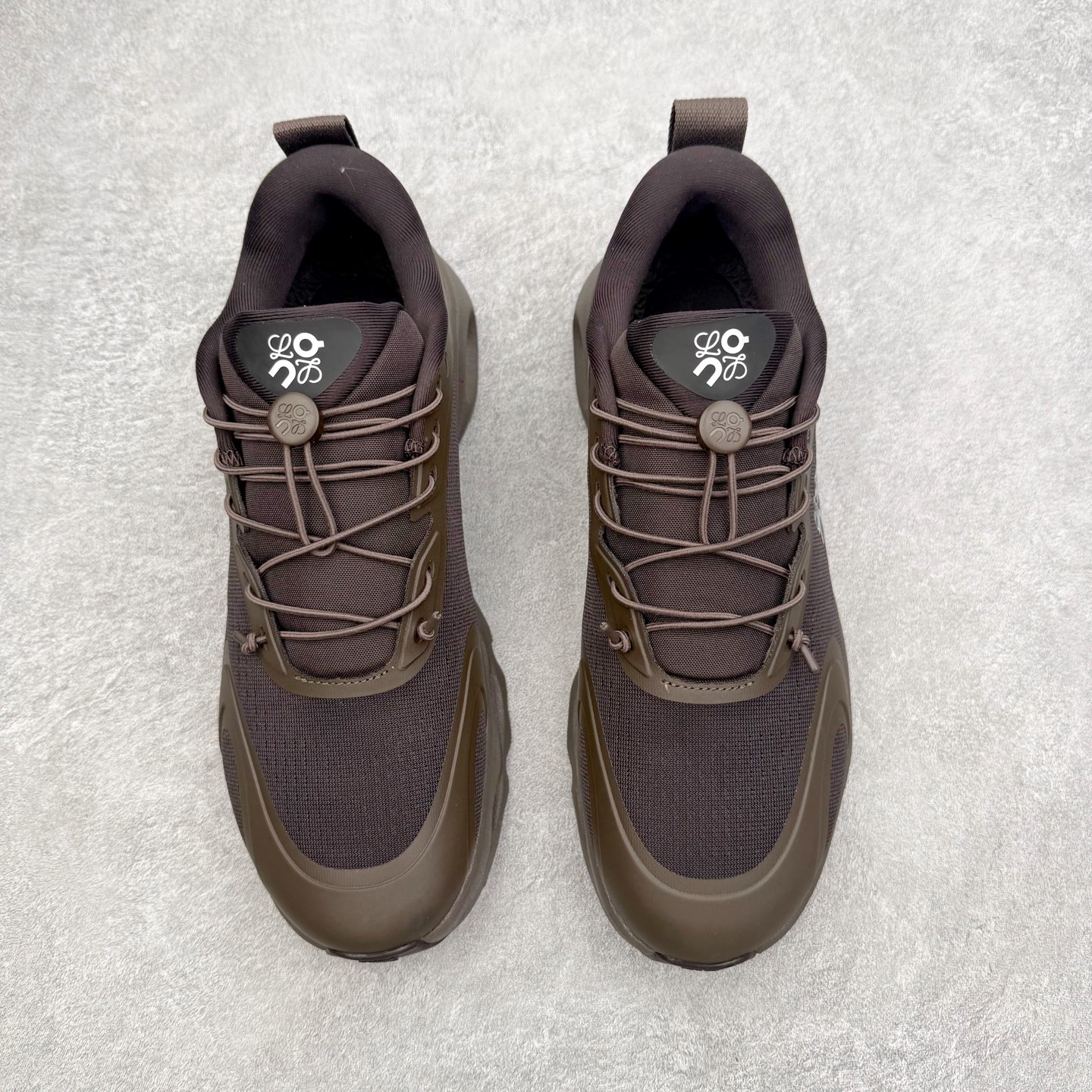 图片[2]-＃莞产 LOEWE罗意威 x ON昂跑 联名款 Cloudsolo系列 •原鞋一致橡胶底 原版高弹MD 加爆米花料 •正确后跟小蛮腰 •Logo立体有光泽度 •正确鞋头饱满立体 •鞋舌TPU立体高频 •正确鞋面网布多层厚实材料 •后跟织带高频立体 织带上浆加硬 •正确鞋带头滴胶柔软 •正确鞋垫前薄后厚有弹性（欧奈斯材料，非普通海玻璃） 尺码：36 36.5 37 37.5 38 38.5 39 40 40.5 41 42 42.5 43 44 44.5 45 46（真半码）-选品中心