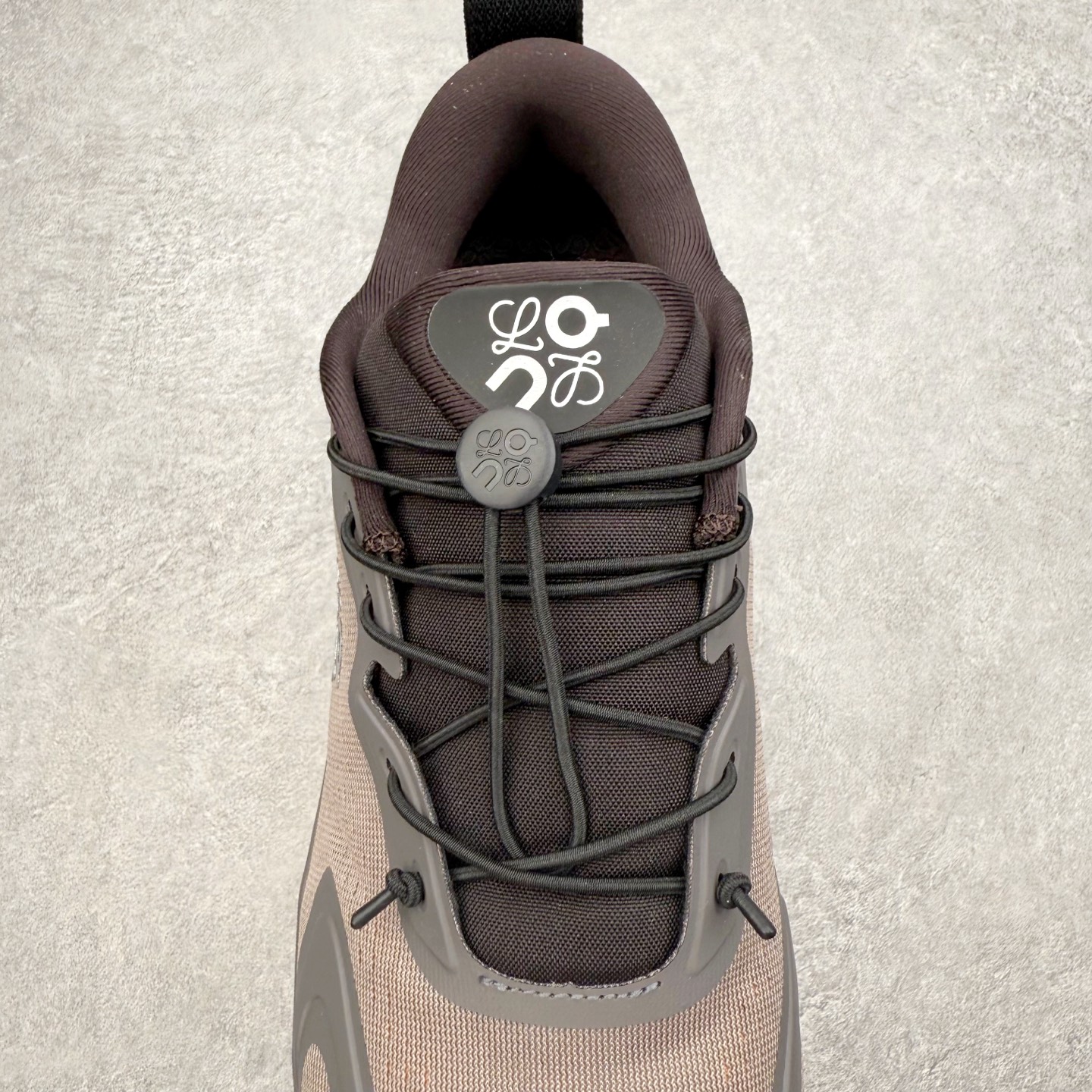 图片[5]-＃莞产 LOEWE罗意威 x ON昂跑 联名款 Cloudsolo系列 •原鞋一致橡胶底 原版高弹MD 加爆米花料 •正确后跟小蛮腰 •Logo立体有光泽度 •正确鞋头饱满立体 •鞋舌TPU立体高频 •正确鞋面网布多层厚实材料 •后跟织带高频立体 织带上浆加硬 •正确鞋带头滴胶柔软 •正确鞋垫前薄后厚有弹性（欧奈斯材料，非普通海玻璃） 尺码：36 36.5 37 37.5 38 38.5 39 40 40.5 41 42 42.5 43 44 44.5 45 46（真半码）-选品中心