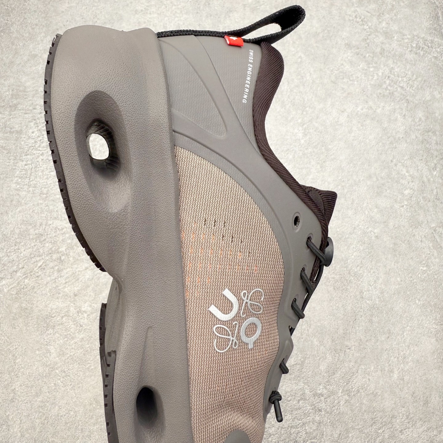 图片[6]-＃莞产 LOEWE罗意威 x ON昂跑 联名款 Cloudsolo系列 •原鞋一致橡胶底 原版高弹MD 加爆米花料 •正确后跟小蛮腰 •Logo立体有光泽度 •正确鞋头饱满立体 •鞋舌TPU立体高频 •正确鞋面网布多层厚实材料 •后跟织带高频立体 织带上浆加硬 •正确鞋带头滴胶柔软 •正确鞋垫前薄后厚有弹性（欧奈斯材料，非普通海玻璃） 尺码：36 36.5 37 37.5 38 38.5 39 40 40.5 41 42 42.5 43 44 44.5 45 46（真半码）-选品中心