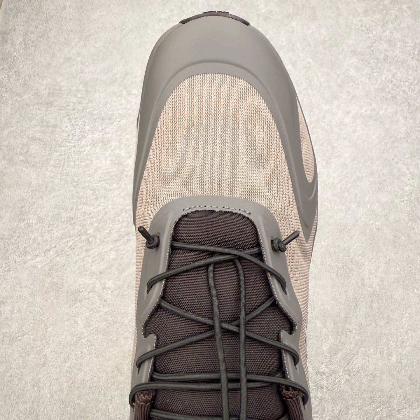 图片[4]-＃莞产 LOEWE罗意威 x ON昂跑 联名款 Cloudsolo系列 •原鞋一致橡胶底 原版高弹MD 加爆米花料 •正确后跟小蛮腰 •Logo立体有光泽度 •正确鞋头饱满立体 •鞋舌TPU立体高频 •正确鞋面网布多层厚实材料 •后跟织带高频立体 织带上浆加硬 •正确鞋带头滴胶柔软 •正确鞋垫前薄后厚有弹性（欧奈斯材料，非普通海玻璃） 尺码：36 36.5 37 37.5 38 38.5 39 40 40.5 41 42 42.5 43 44 44.5 45 46（真半码）-选品中心