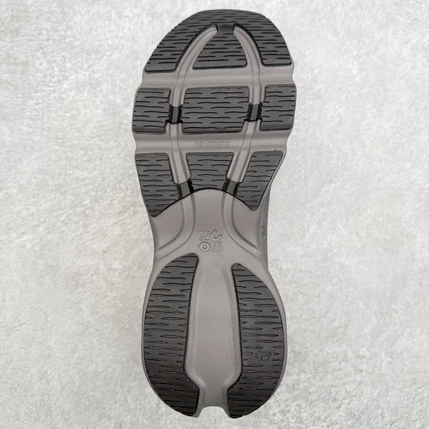 图片[9]-＃莞产 LOEWE罗意威 x ON昂跑 联名款 Cloudsolo系列 •原鞋一致橡胶底 原版高弹MD 加爆米花料 •正确后跟小蛮腰 •Logo立体有光泽度 •正确鞋头饱满立体 •鞋舌TPU立体高频 •正确鞋面网布多层厚实材料 •后跟织带高频立体 织带上浆加硬 •正确鞋带头滴胶柔软 •正确鞋垫前薄后厚有弹性（欧奈斯材料，非普通海玻璃） 尺码：36 36.5 37 37.5 38 38.5 39 40 40.5 41 42 42.5 43 44 44.5 45 46（真半码）-选品中心