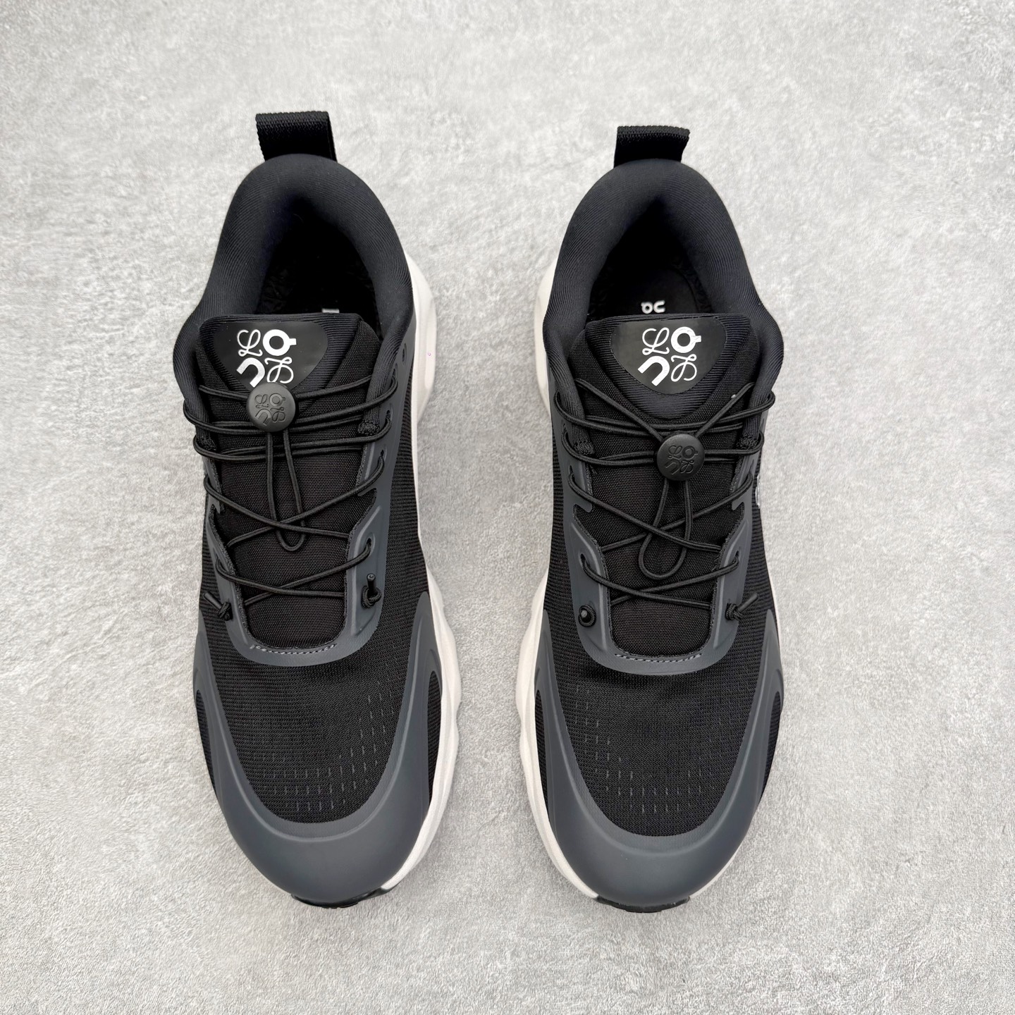 图片[2]-＃莞产 LOEWE罗意威 x ON昂跑 联名款 Cloudsolo系列 •原鞋一致橡胶底 原版高弹MD 加爆米花料 •正确后跟小蛮腰 •Logo立体有光泽度 •正确鞋头饱满立体 •鞋舌TPU立体高频 •正确鞋面网布多层厚实材料 •后跟织带高频立体 织带上浆加硬 •正确鞋带头滴胶柔软 •正确鞋垫前薄后厚有弹性（欧奈斯材料，非普通海玻璃） 尺码：36 36.5 37 37.5 38 38.5 39 40 40.5 41 42 42.5 43 44 44.5 45 46（真半码）-选品中心