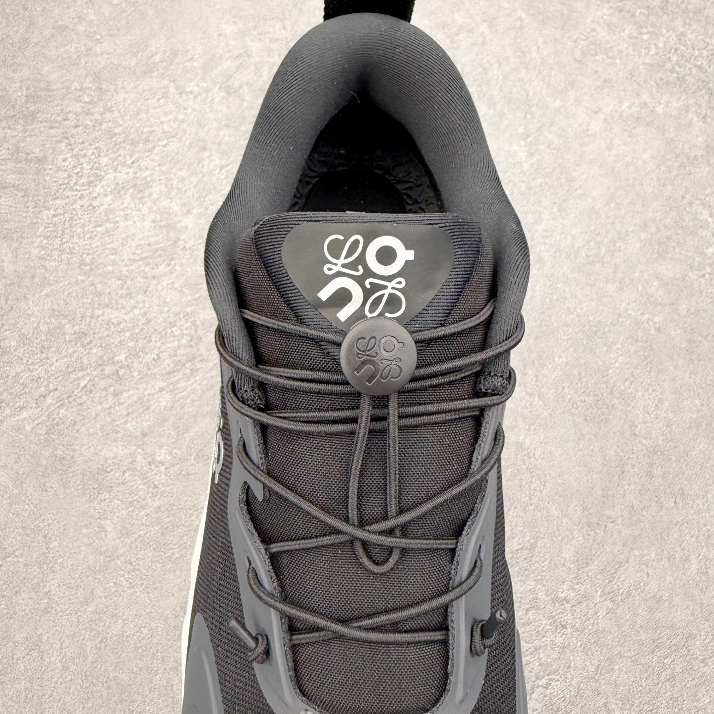 图片[5]-＃莞产 LOEWE罗意威 x ON昂跑 联名款 Cloudsolo系列 •原鞋一致橡胶底 原版高弹MD 加爆米花料 •正确后跟小蛮腰 •Logo立体有光泽度 •正确鞋头饱满立体 •鞋舌TPU立体高频 •正确鞋面网布多层厚实材料 •后跟织带高频立体 织带上浆加硬 •正确鞋带头滴胶柔软 •正确鞋垫前薄后厚有弹性（欧奈斯材料，非普通海玻璃） 尺码：36 36.5 37 37.5 38 38.5 39 40 40.5 41 42 42.5 43 44 44.5 45 46（真半码）-选品中心